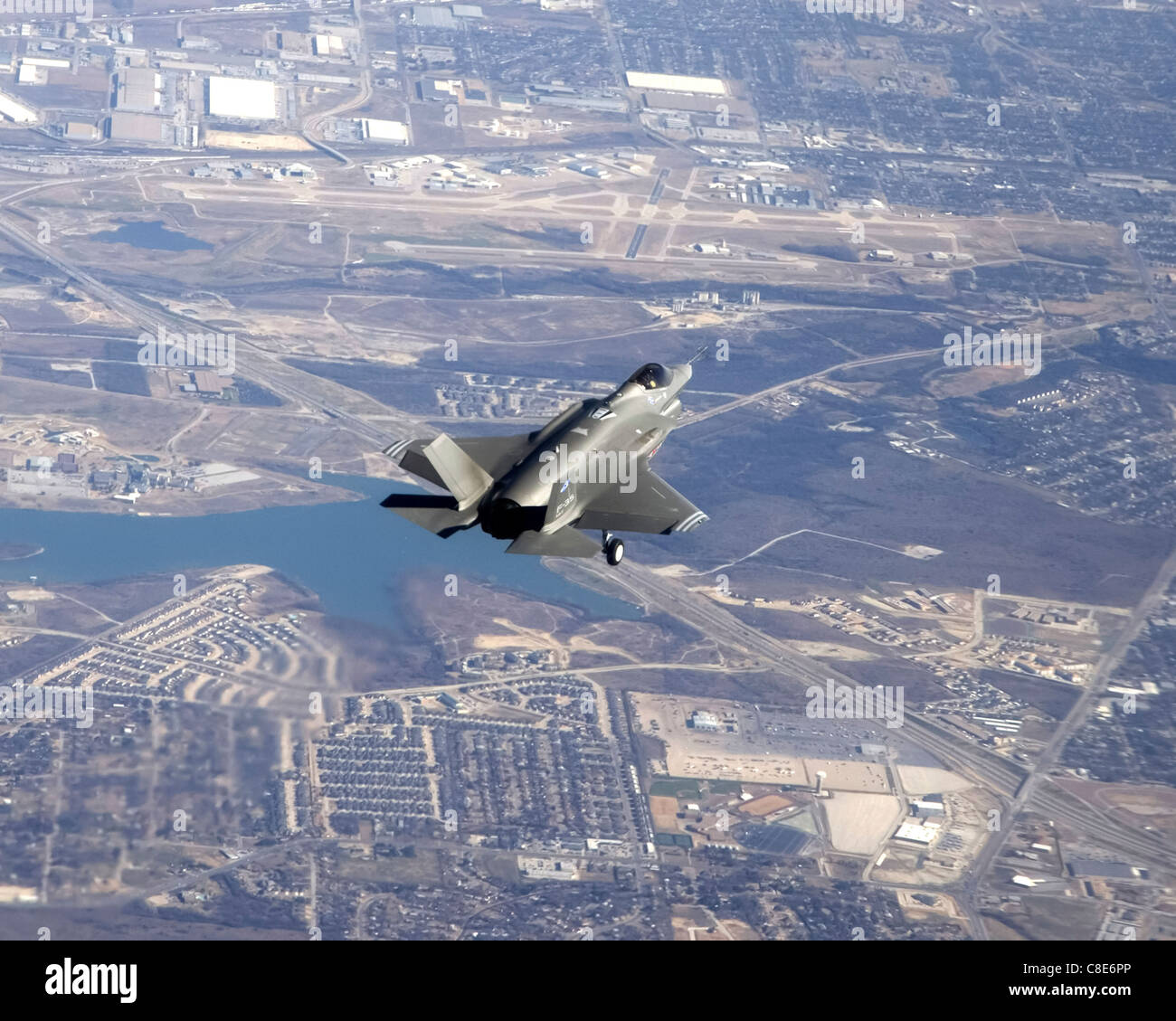 Die f-35 Lightning II Joint Strike Fighter macht seinen ersten Flug Dez. 15 über Fort Worth, Texas. Stockfoto