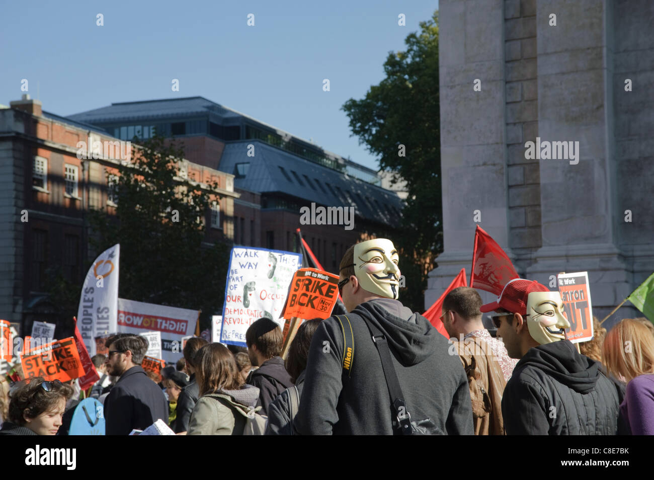Anonyme Demonstranten zu besetzen London Protest in Saint-Paul Kathedrale 15.10.2011 Stockfoto
