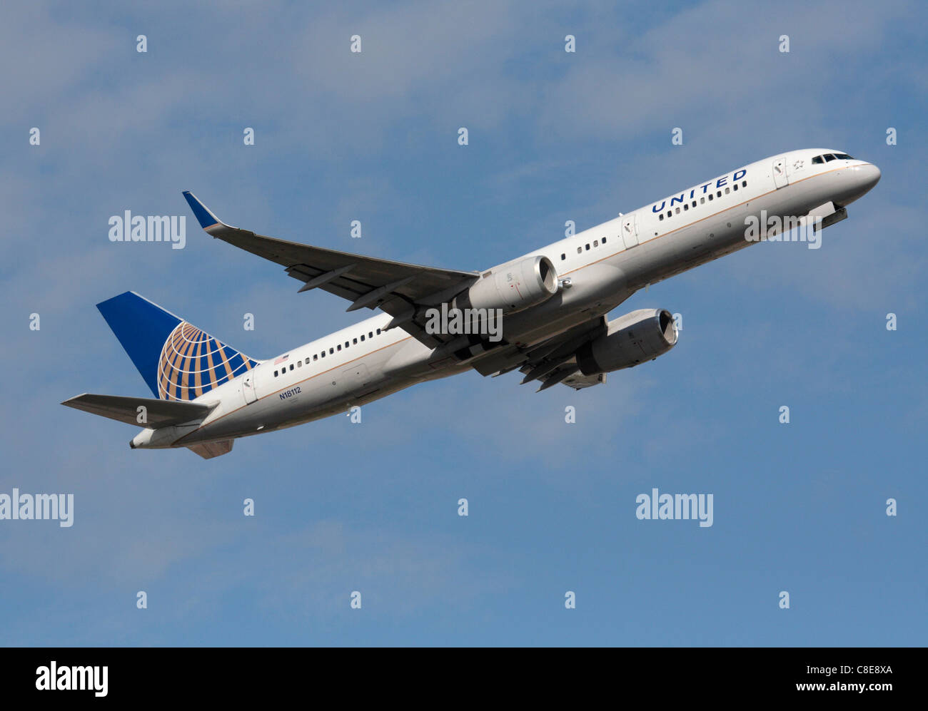 United Airlines Boeing757-200 Passenger Jet plane Klettern am Start, da er sich auf einem transatlantischen Flug Stockfoto