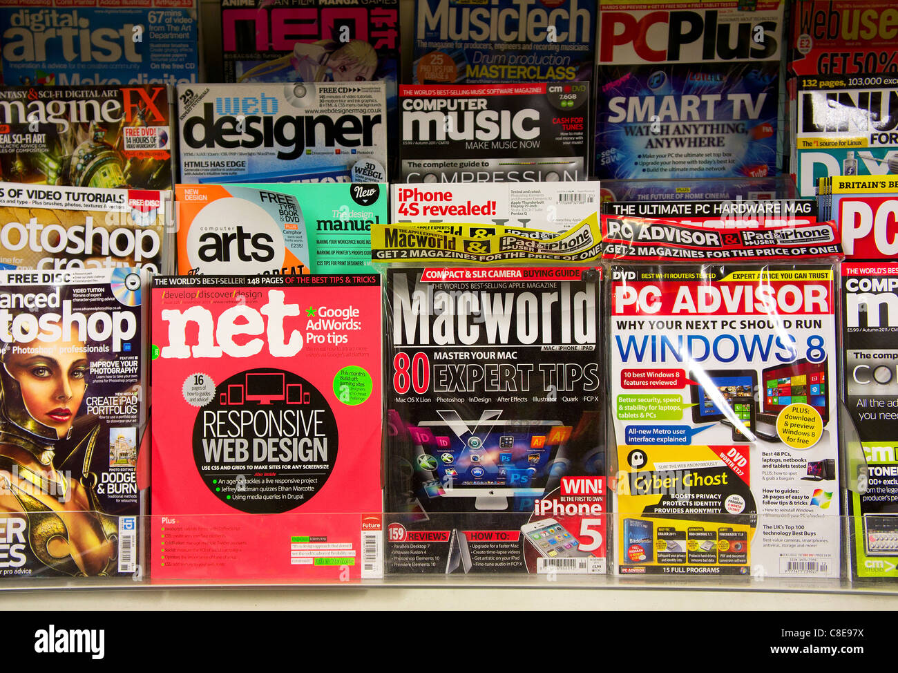 Computer-Zeitschriften in einem britischen Zeitungsläden Stockfoto