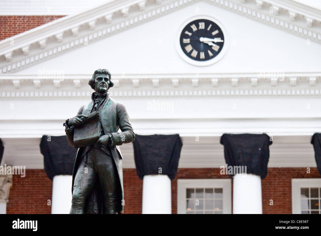 Statue von Thomas Jefferson, Universität von Virginia in Charlottesville, VA Stockfoto