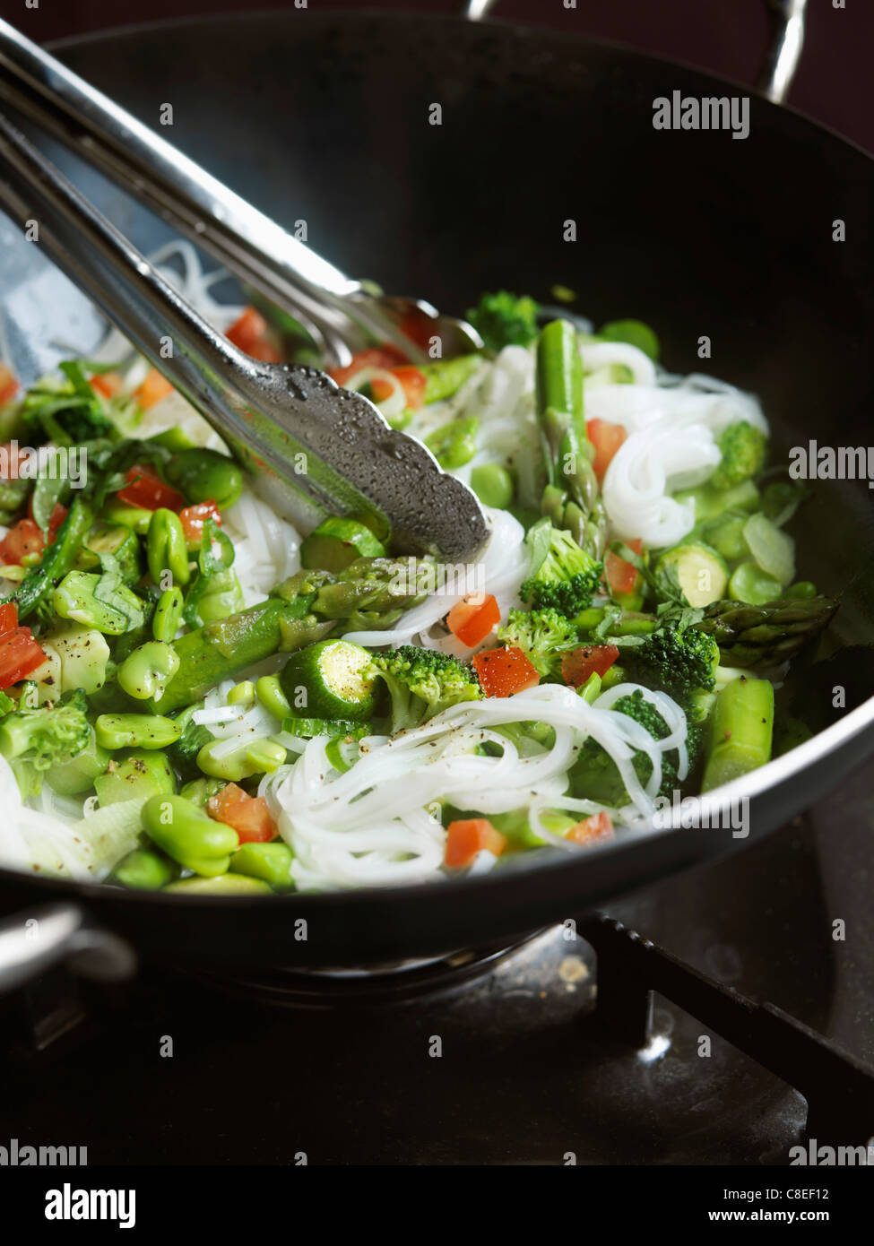 Reis wok -Fotos und -Bildmaterial in hoher Auflösung – Alamy