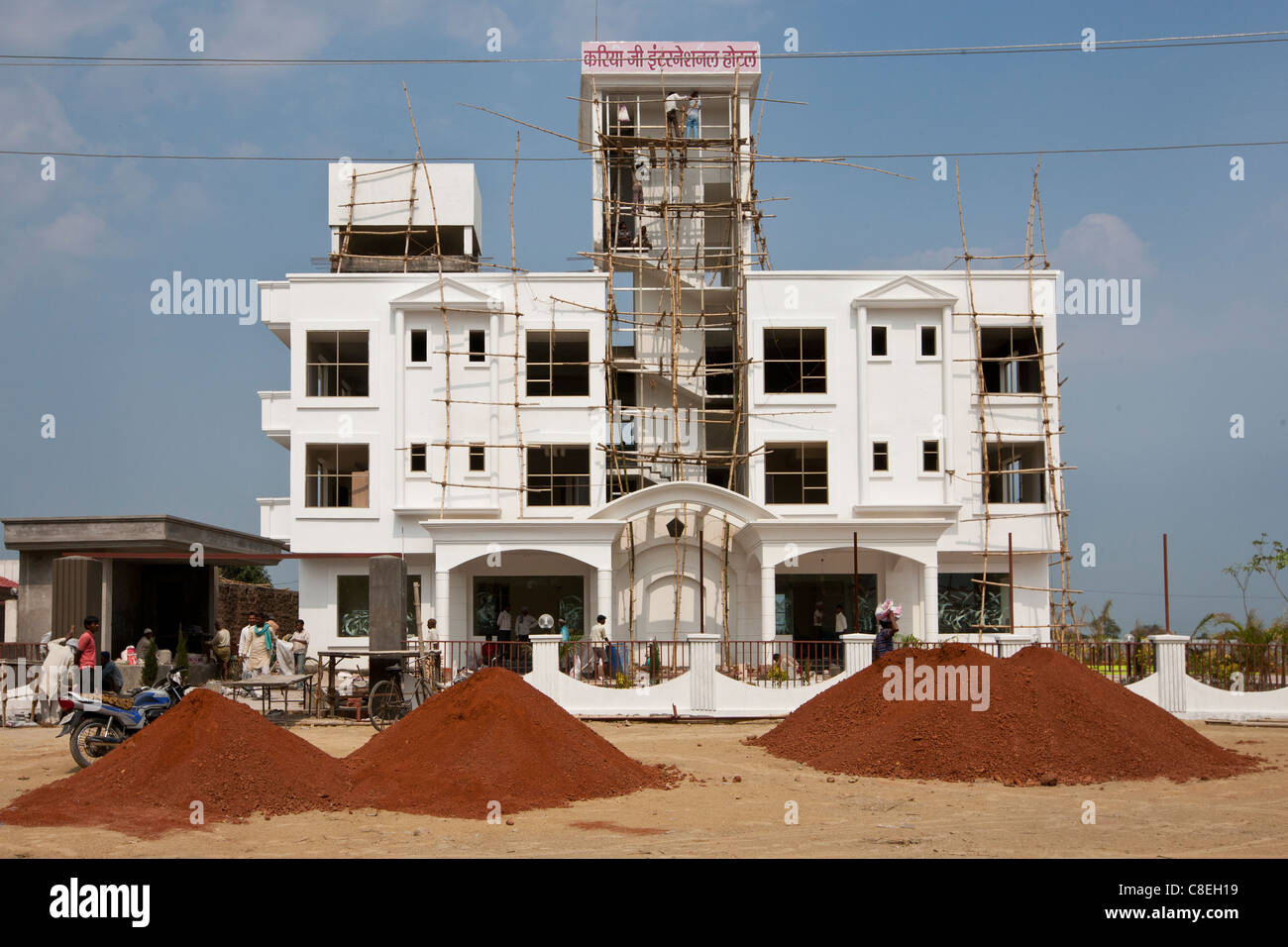 Wirtschaftswachstum in Indien - neue internationale Luxushotel, Hotel Kariya Ji, gebaut in der Nähe von Flughafen Varanasi, Indien Stockfoto