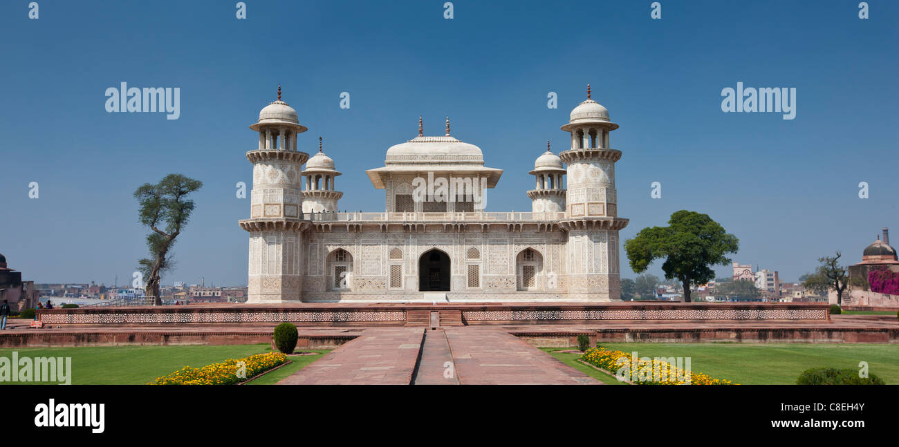 Grab von Etimad Ud Doulah, 17. Jahrhundert Mughal Grab erbaut 1628, Agra, Indien Stockfoto