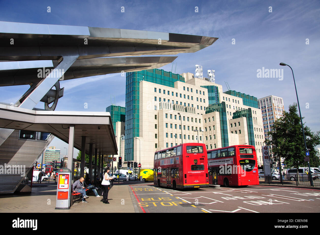 Der Vauxhall Cross Verkehrsknotenpunkt, Vauxhall, London Borough of Lambeth, London, Greater London, England, Vereinigtes Königreich Stockfoto