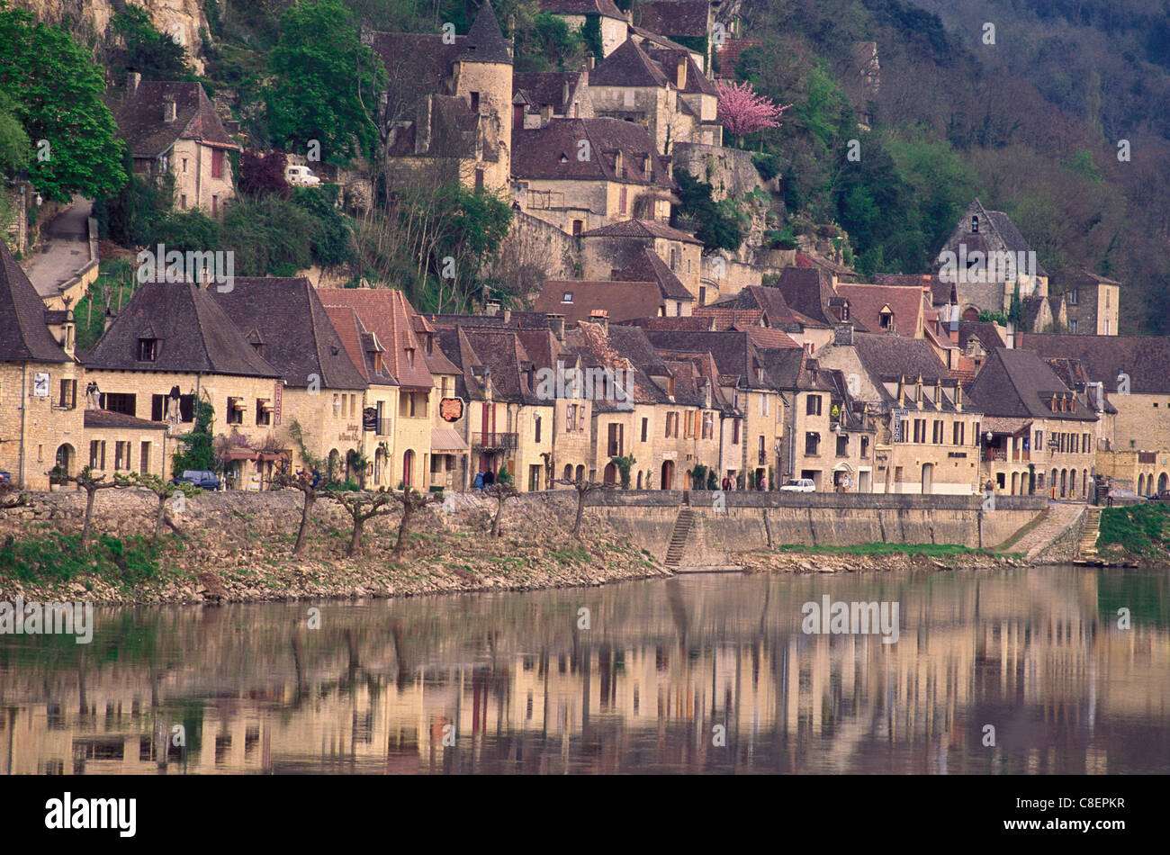 La Roque-Cageac, Tal der Dordogne, Aquitaine, Frankreich, Europa, Fluss, Dorf Stockfoto