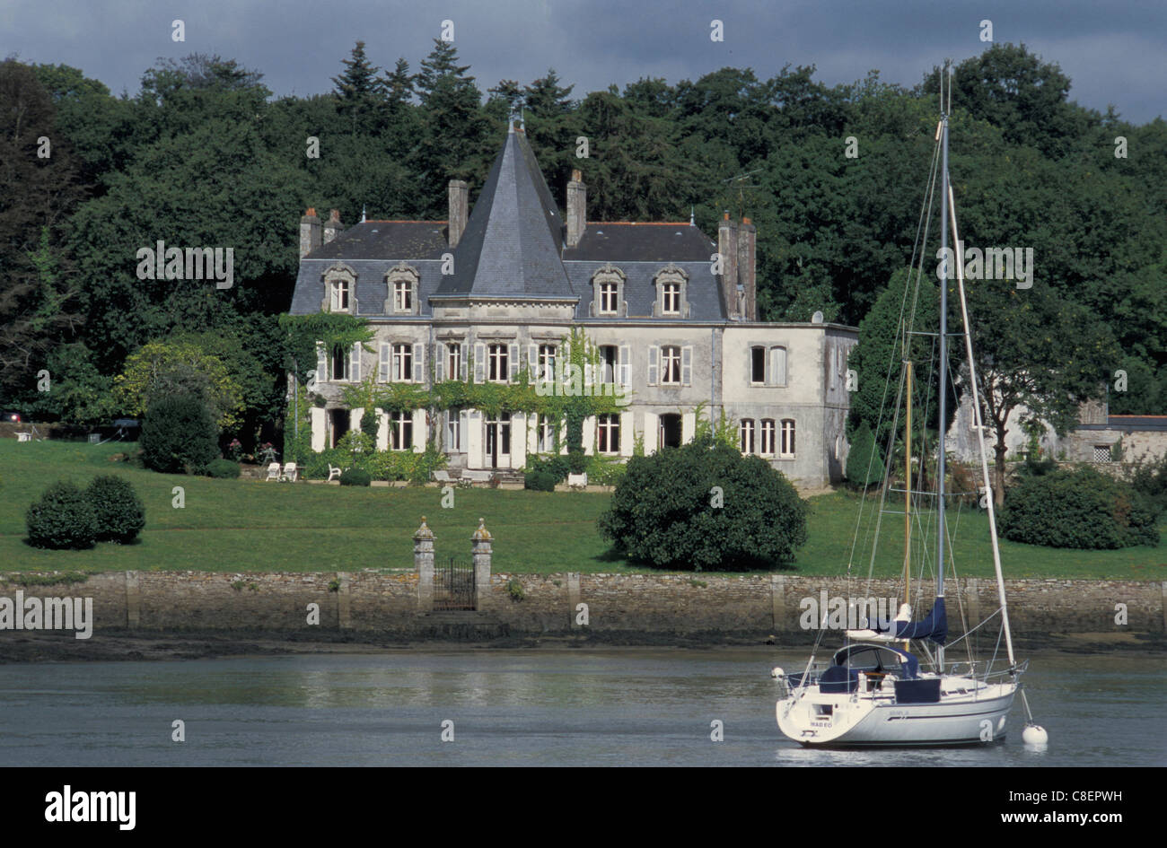 Schloss, Odet, Fluss, Segel Boot, Bretagne, Frankreich, Europa, Fluss Stockfoto