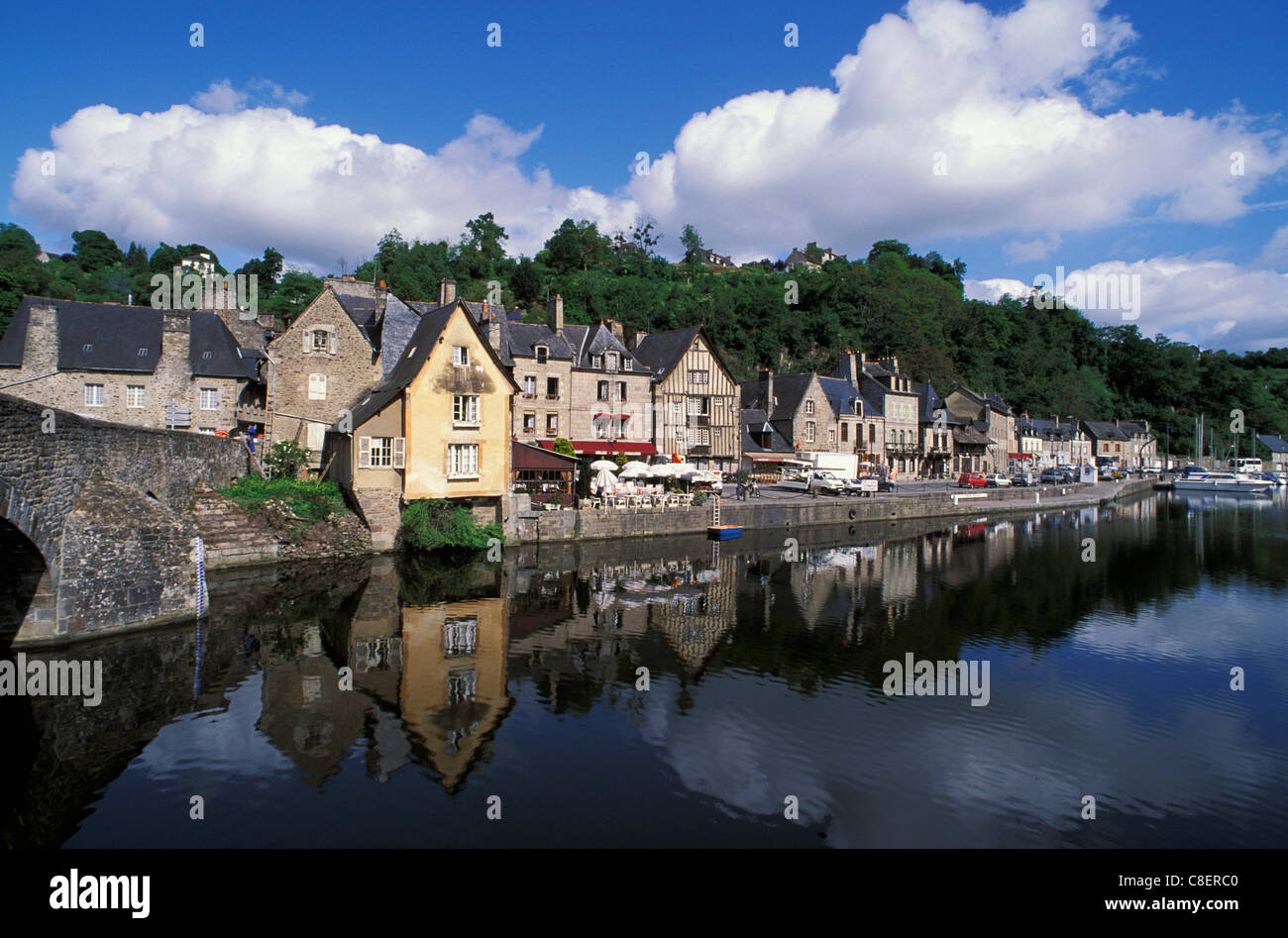 Dinan, Bretagne, Bretagne, Frankreich, Europa, Wasser, Häuser Stockfoto