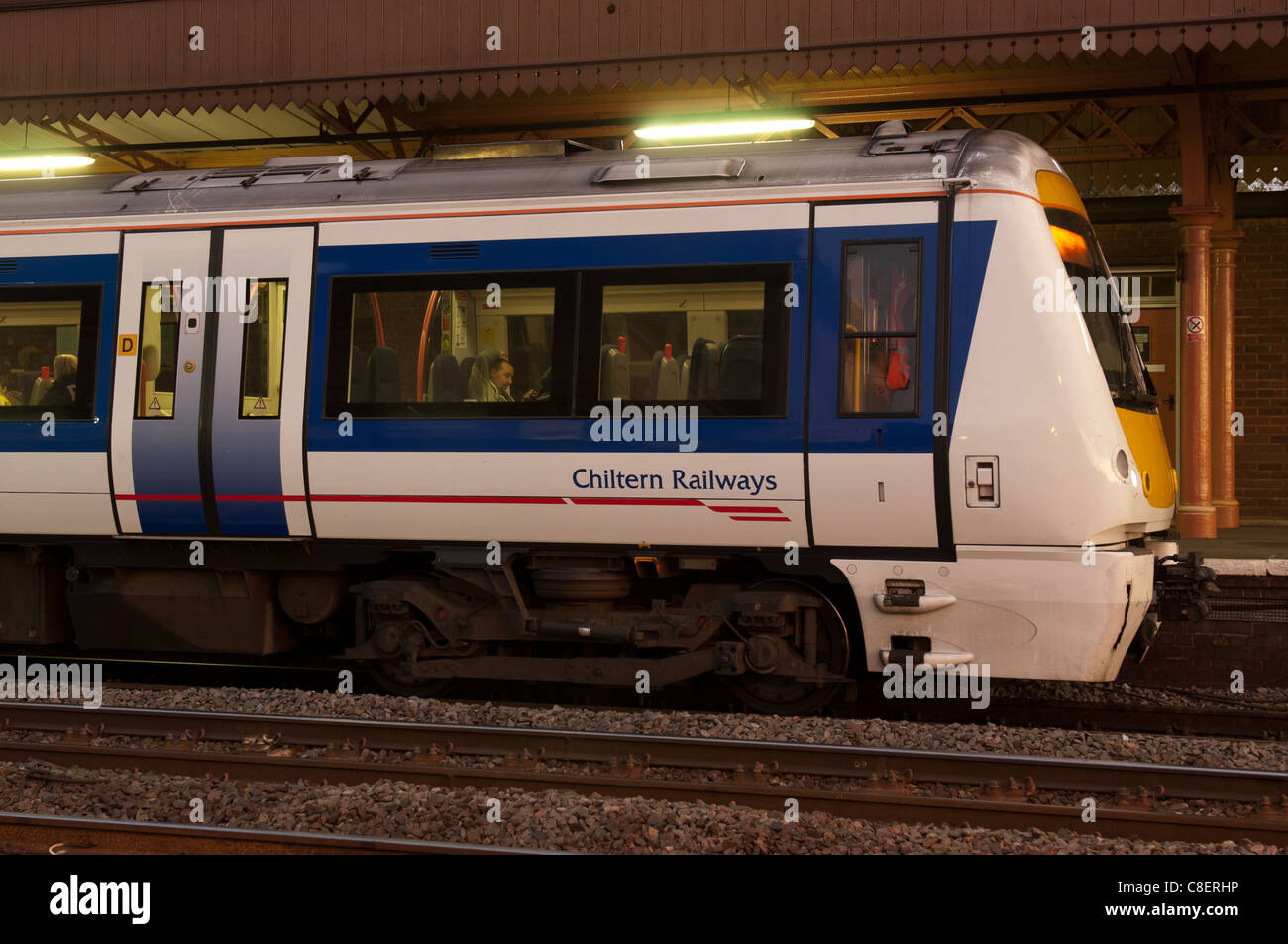 Chiltern Railways Zug in Leamington Spa Station angehalten Stockfoto