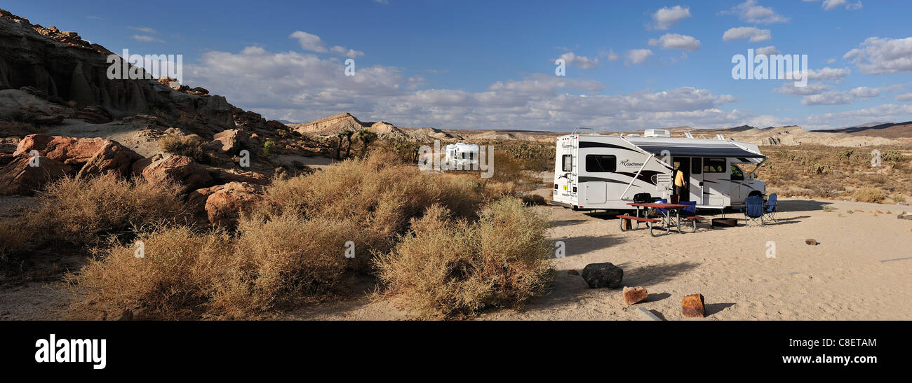 RV, Wohnmobil, Reisen, Urlaub, Campingplatz Red Rock Canyon State Park, Kalifornien, USA, USA, Amerika, Stockfoto