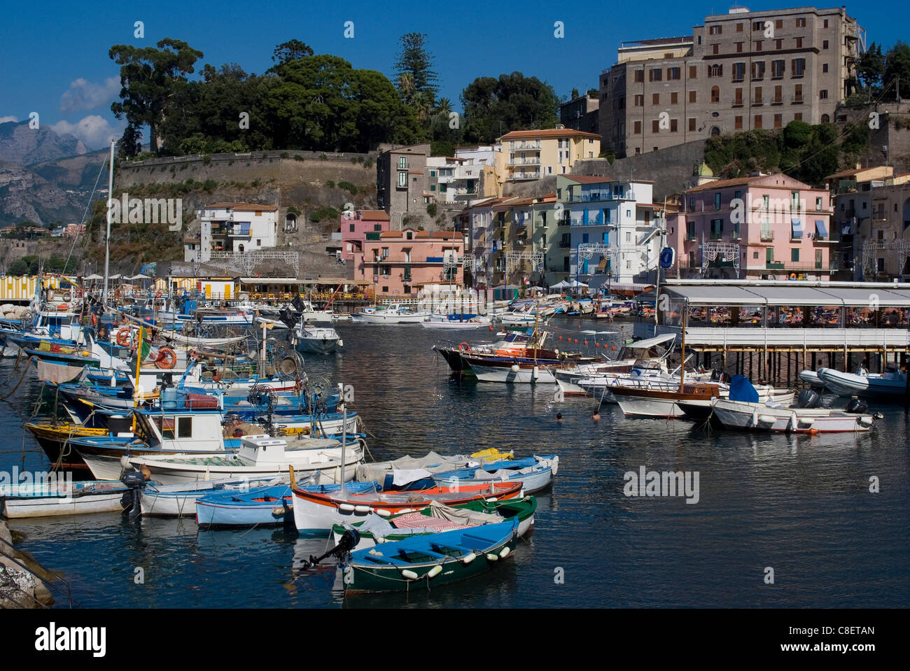 Die Marina Piccola (kleiner Yachthafen, Sorrento, UNESCO World Heritage Site, Kampanien, Italien Stockfoto