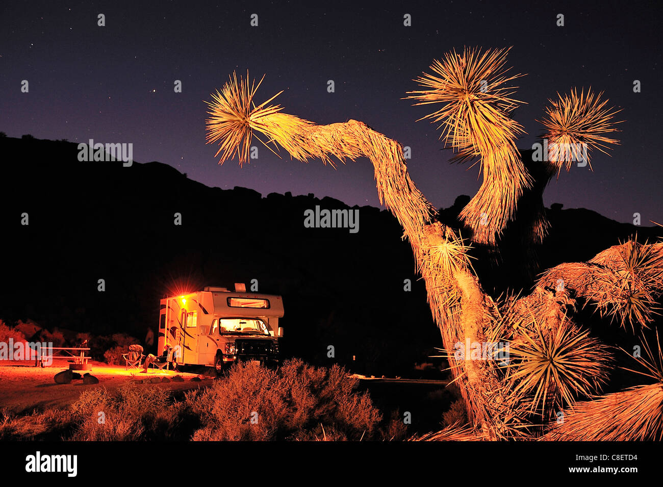 RV, Camper, in der Nacht, Campingplatz, Red Rock Canyon State Park, Kalifornien, USA, USA, Amerika, Stockfoto