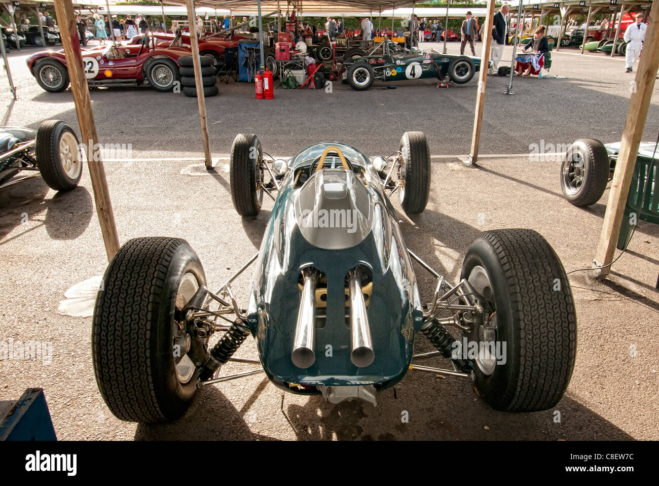 alte Formel ein Auto im Fahrerlager auf dem Goodwood Revival Rennen treffen Stockfoto