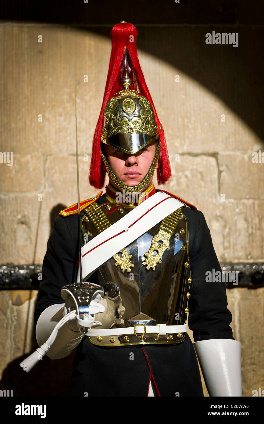 Ein Soldat auf Wache am Horse Guards Parade, London - England. Stockfoto