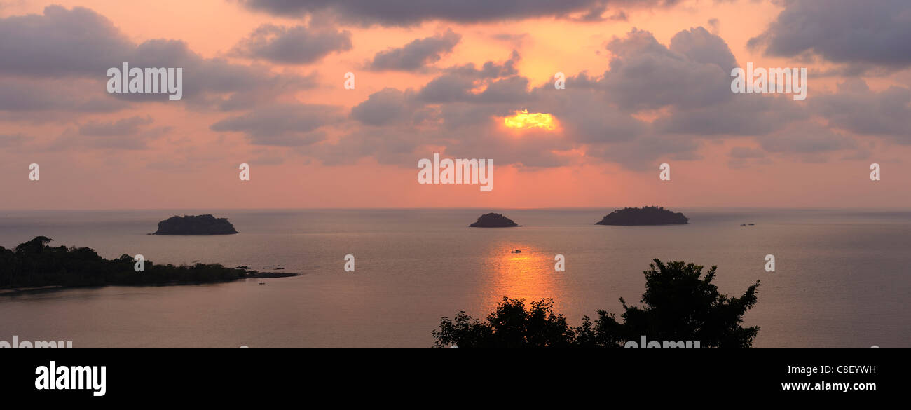 Sonnenuntergang, Chang Islands National Park, Koh Chang, Thailand, Asien, Meer Stockfoto