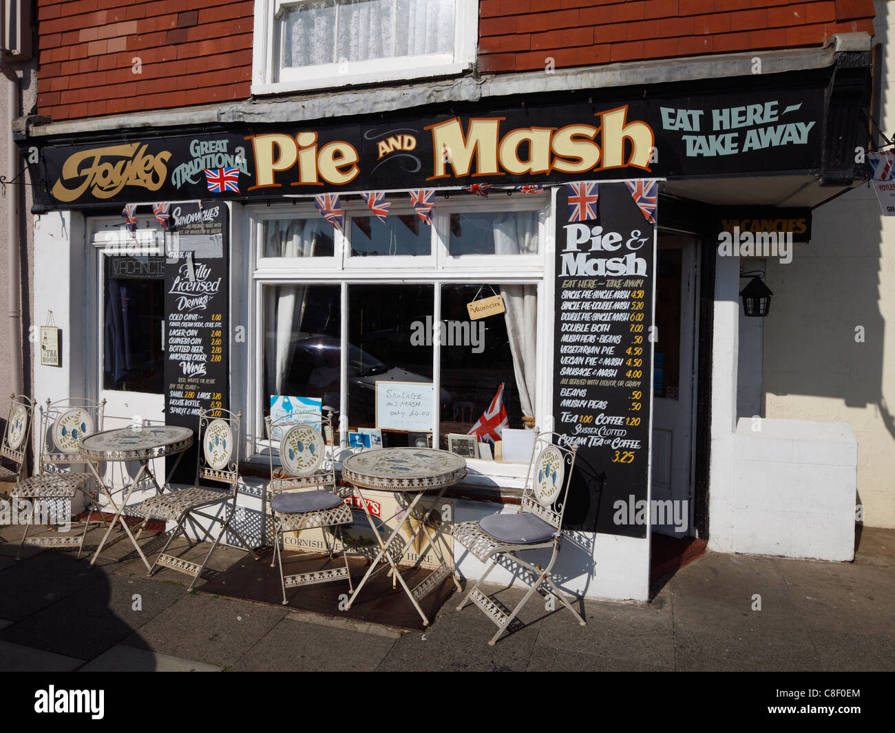 Traditionelle britische Pie & Mash Shop. Stockfoto