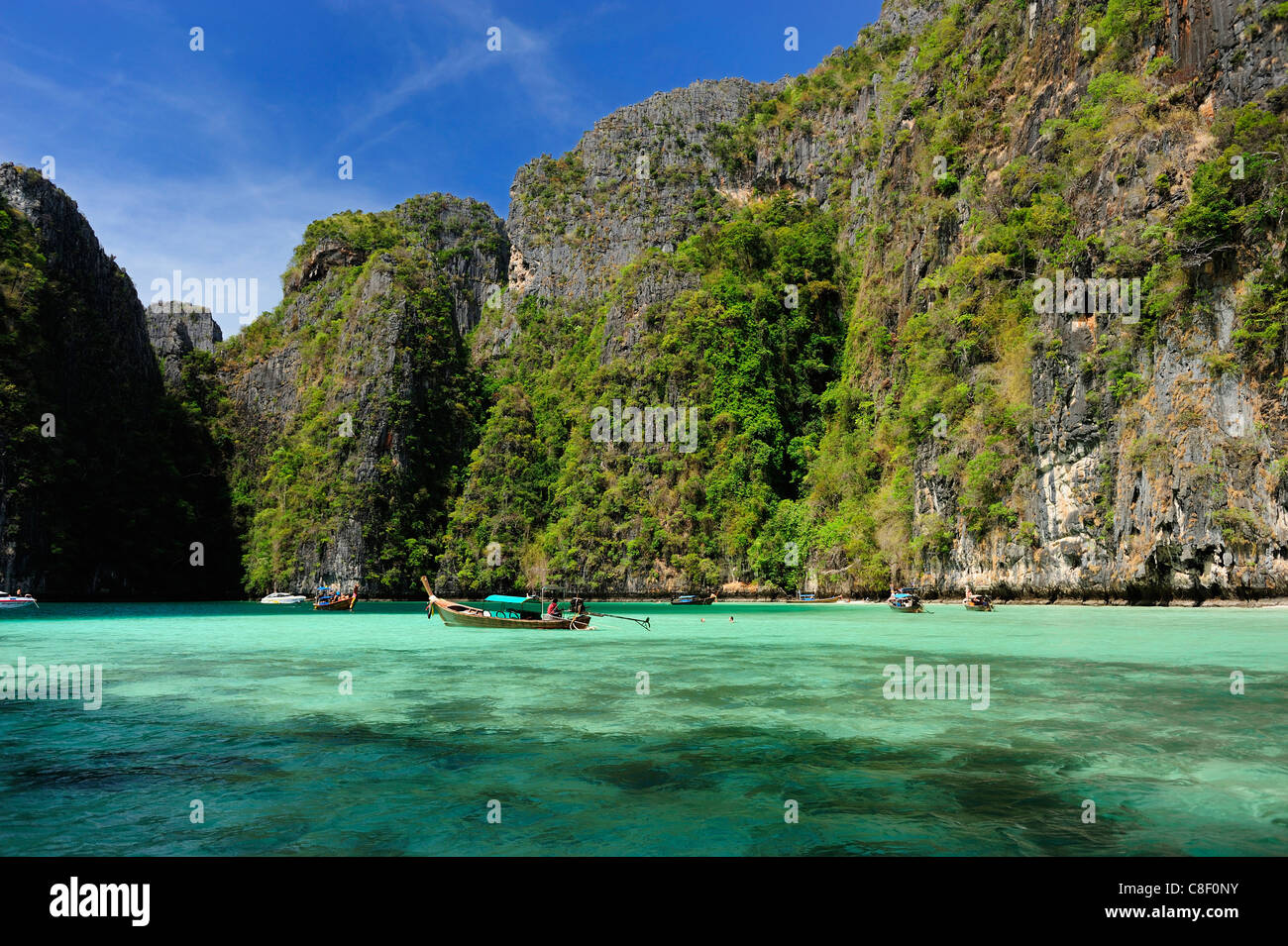 Pileh Bay, Insel Phi Phi Lay, Phi Phi, Insel, Andamanensee, Thailand, Asien, Felsen Stockfoto