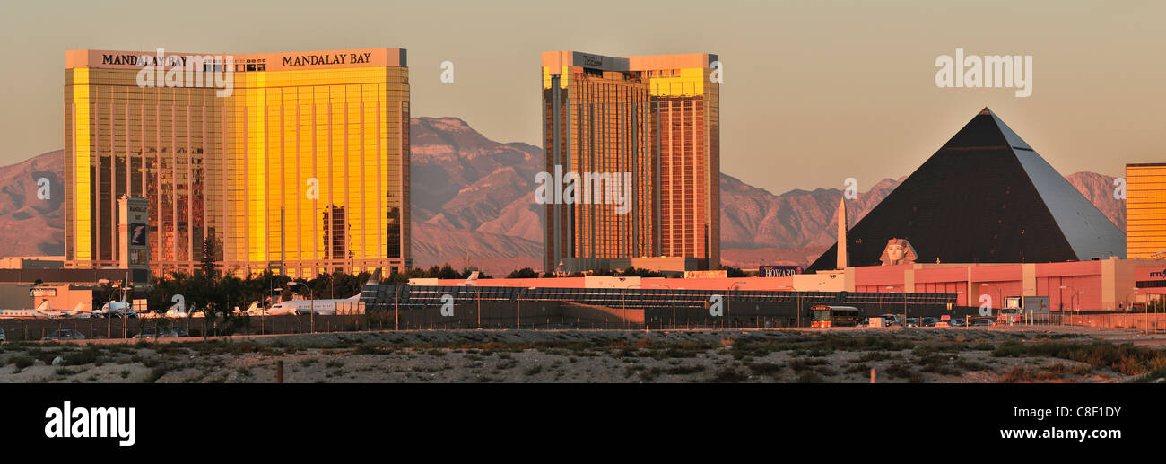 Las Vegas McCarran, International, Flughafen, Strip, Nevada, USA, USA, Amerika, Glücksspiel, Abend Stockfoto