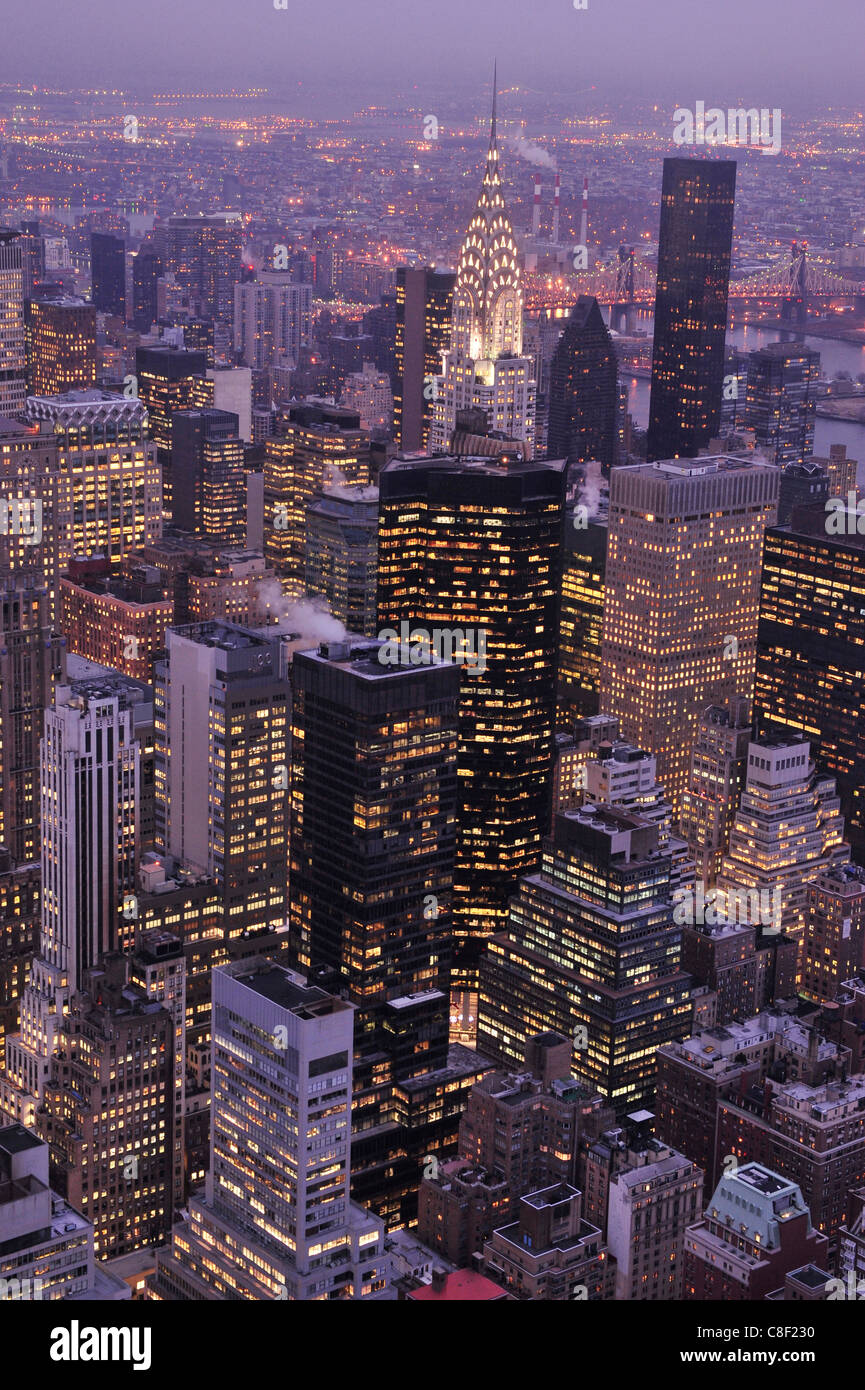 Midtown Manhattan, New York, USA, USA, Amerika, von oben, Dächer, Gebäude, Stadt, Nacht Stockfoto