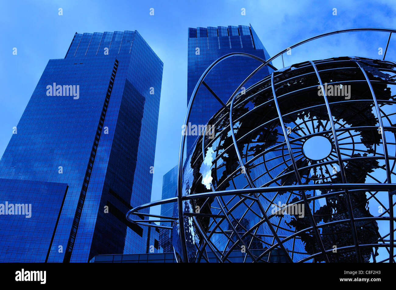 Time Warner Center, Columbus Circle, Manhattan, New York, USA, USA, Amerika, Skulptur, Nacht Stockfoto