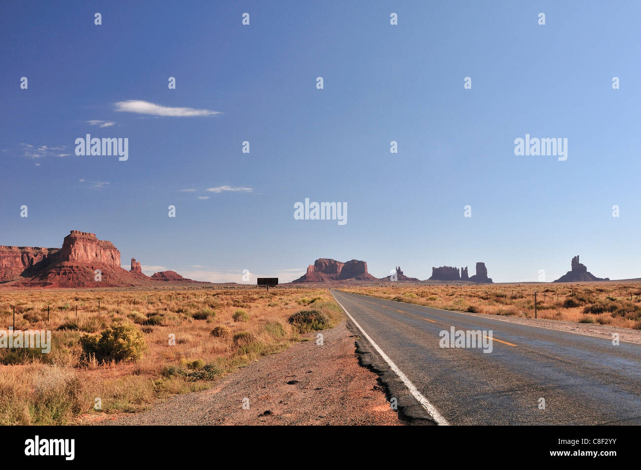 Autobahn, 163, Monument Valley, Colorado Plateau, Utah, USA, USA, Amerika, Straße, langen Stockfoto
