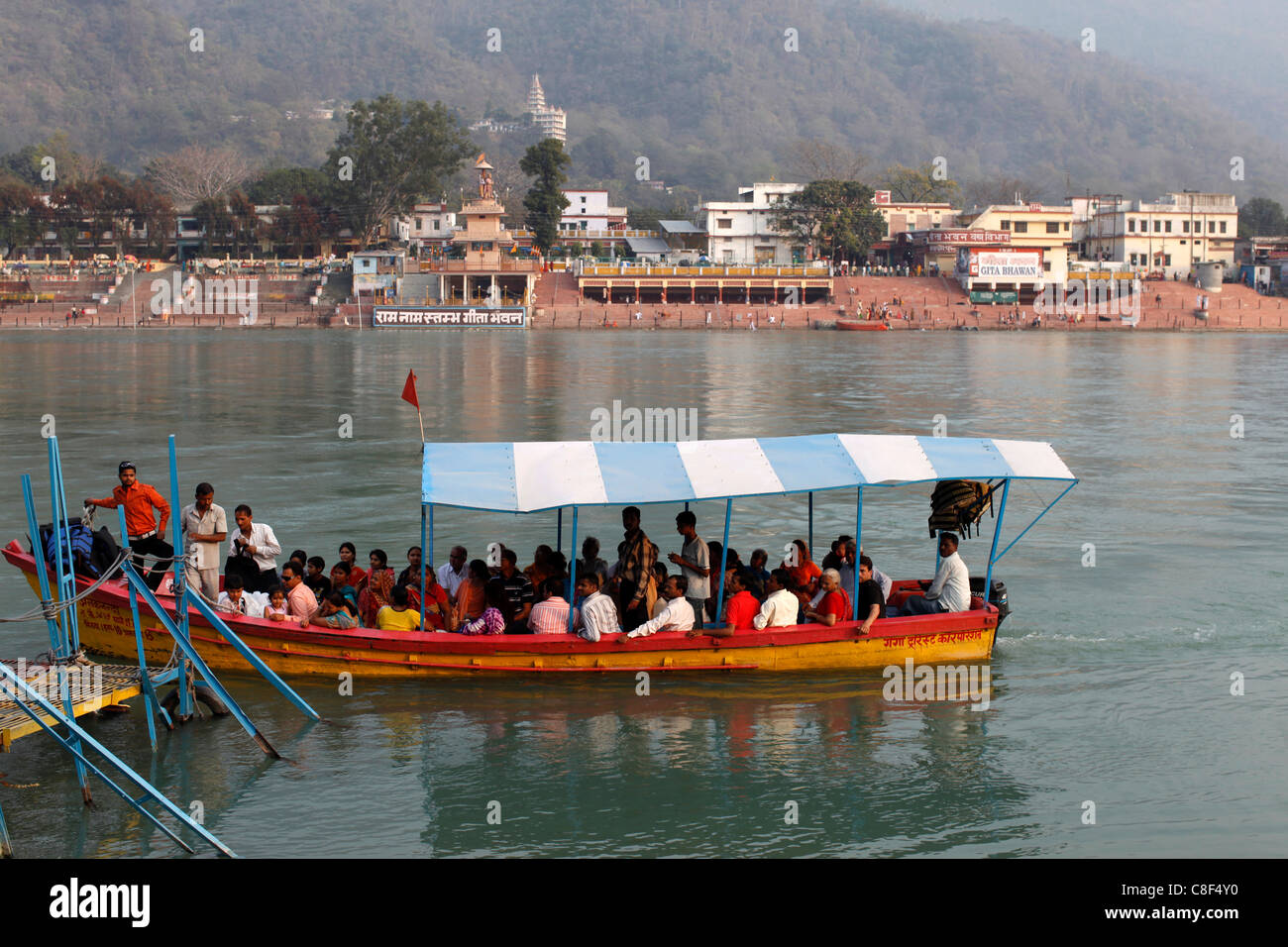 Fluss Ganges Boot, Rishikesh, Uttarakhand, Indien Stockfoto Fluss Ganges Boot, Rishikesh, Uttarakhand, Indien Stockfoto