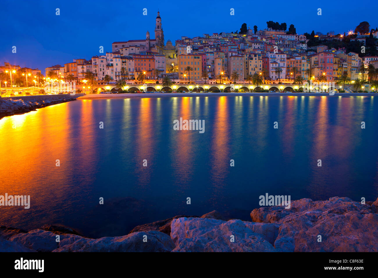 Menton, Frankreich, Europa, Côte d ' Azur, Provence, Alpes-Maritimes, Meer, Mittelmeer, Strand, Meer, Stadt, Stadt, Altstadt, h Stockfoto