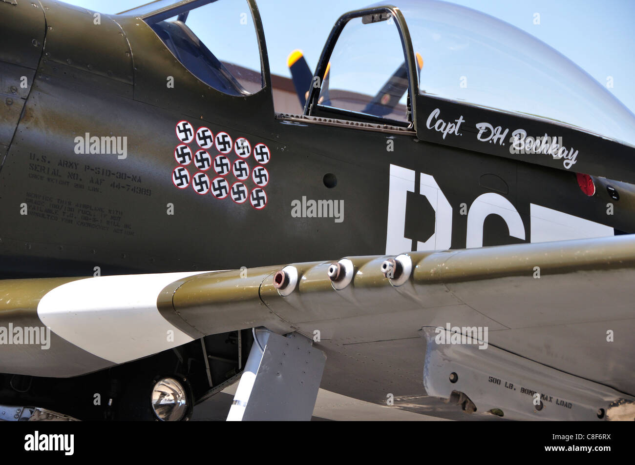 "Speedball Alice", P - 51D Mustang WW2 Jagdflugzeug des Rollens Nampa Flughafen Stockfoto