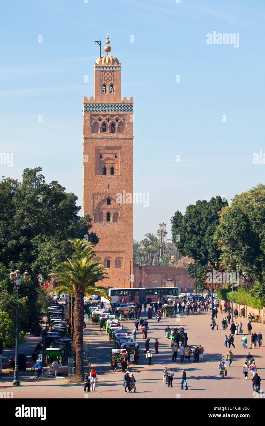 Nordafrika, Afrika, Marokko, Marrakesch, Djemaa el Fna Platz, Koutoubia, Turm, Turm, Markt Stockfoto