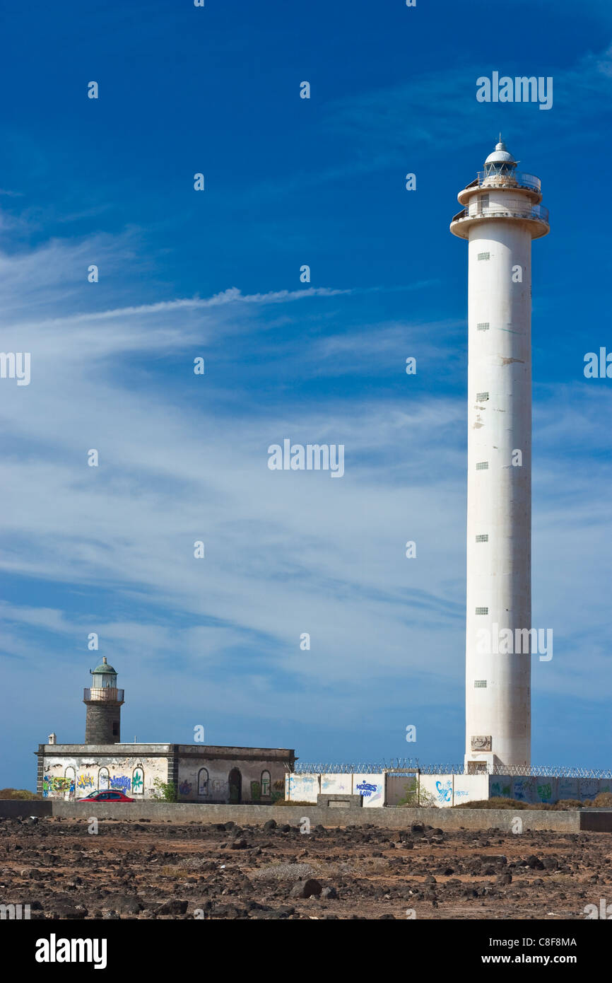Die neuen und alten Faro de Pechiguera Leuchttürme, Playa Blanca, Lanzarote, Kanarische Inseln, Spanien Stockfoto