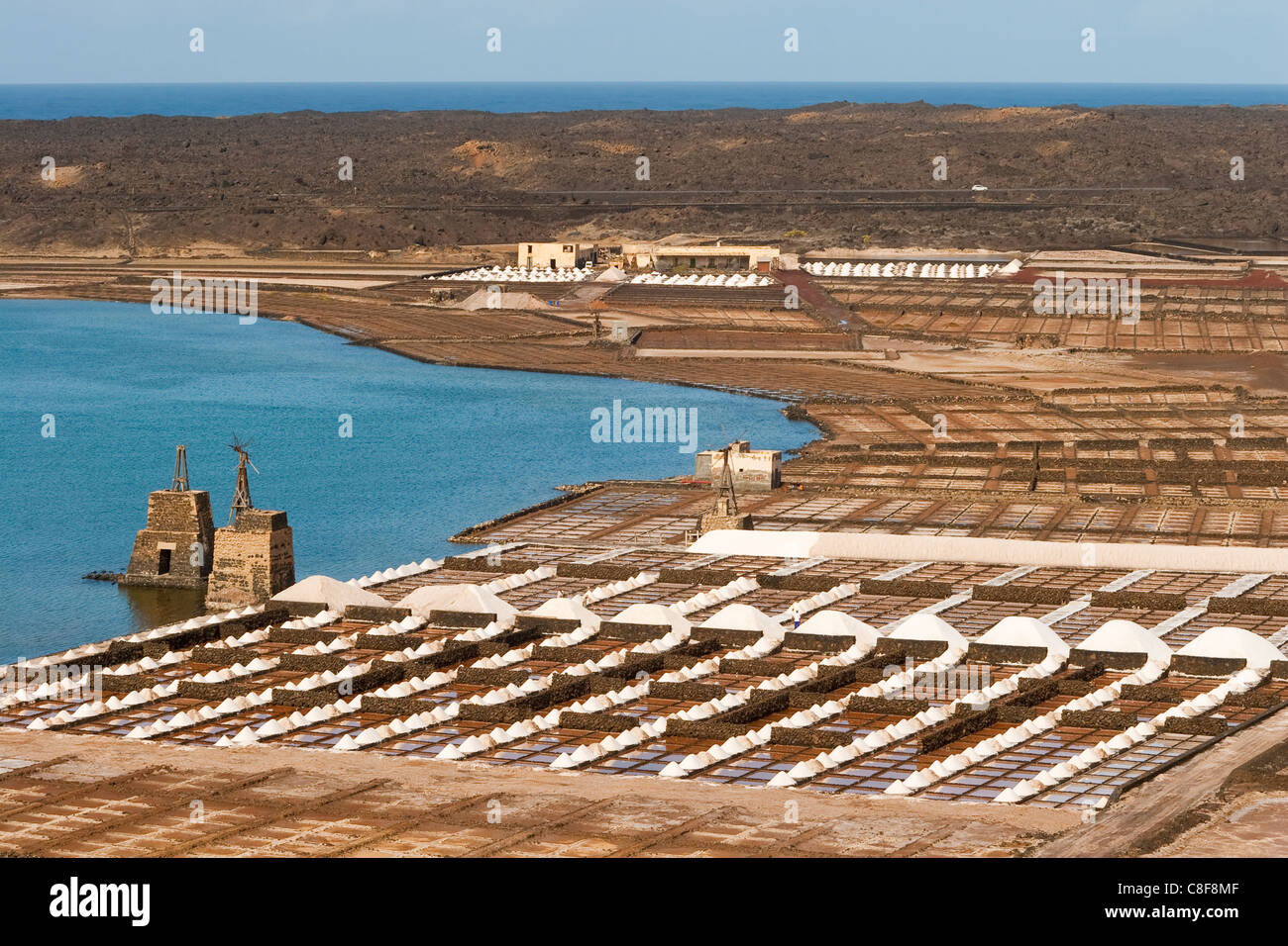 Salinen bei Salinas de Janubio im Süden, Salinas de Janubio, Teguise, Lanzarote, Kanarische Inseln, Spanien Stockfoto