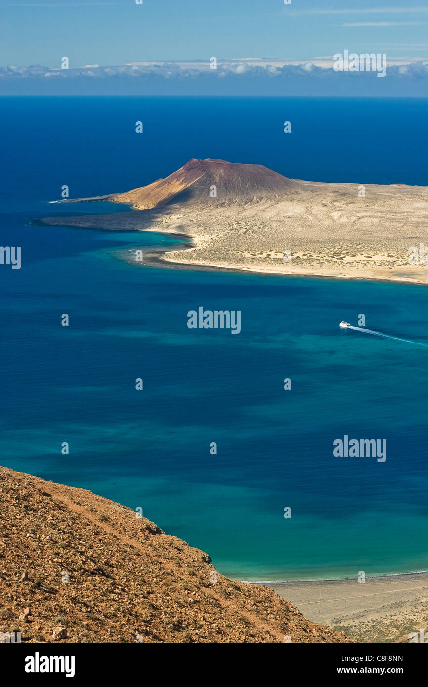 Vulkanischer Schlackenkegel auf Insel Graciosa im Rio Meerenge, e, Insel Graciosa, Kanarische Inseln, Spanien Stockfoto