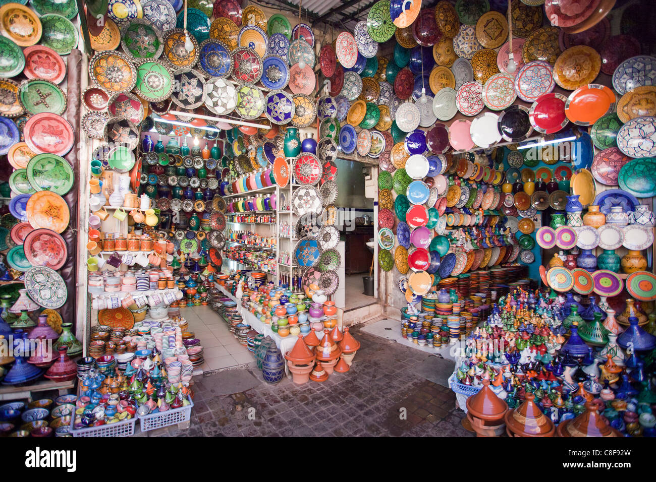 Marokko, Nordafrika, Afrika, Marrakesch, Medina, Geschäft, Handel, Shop, Lampen Stockfoto