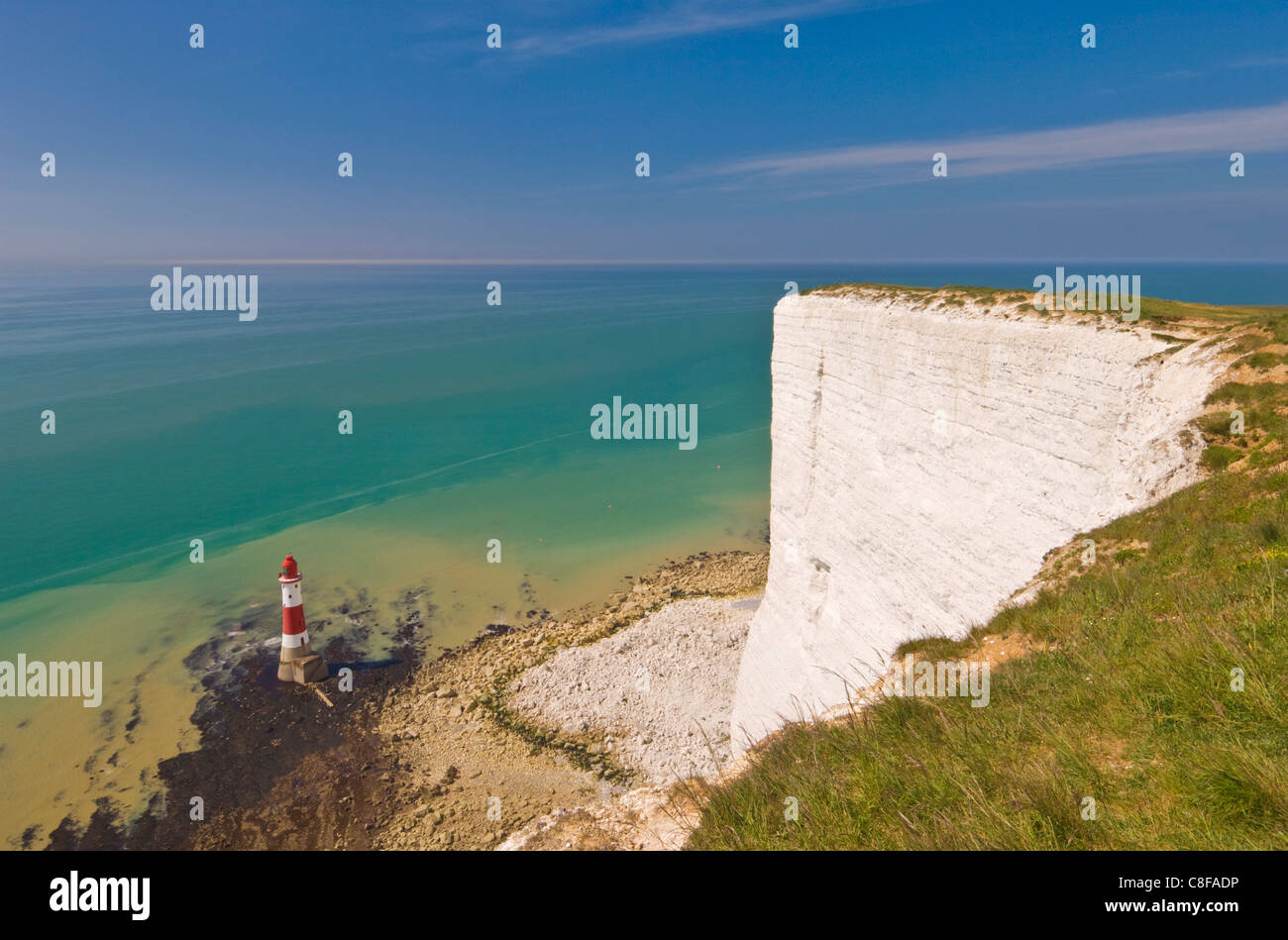 Beachy Head Leuchtturm, weißen Kreidefelsen und Ärmelkanal, East Sussex, England, Vereinigtes Königreich Stockfoto