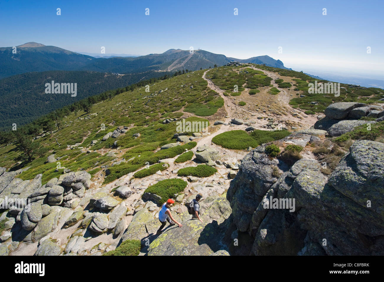 Wanderer am Sietos Picos (sieben Gipfeln, in der Sierra de Guadarrama, Madrid, Spanien Stockfoto