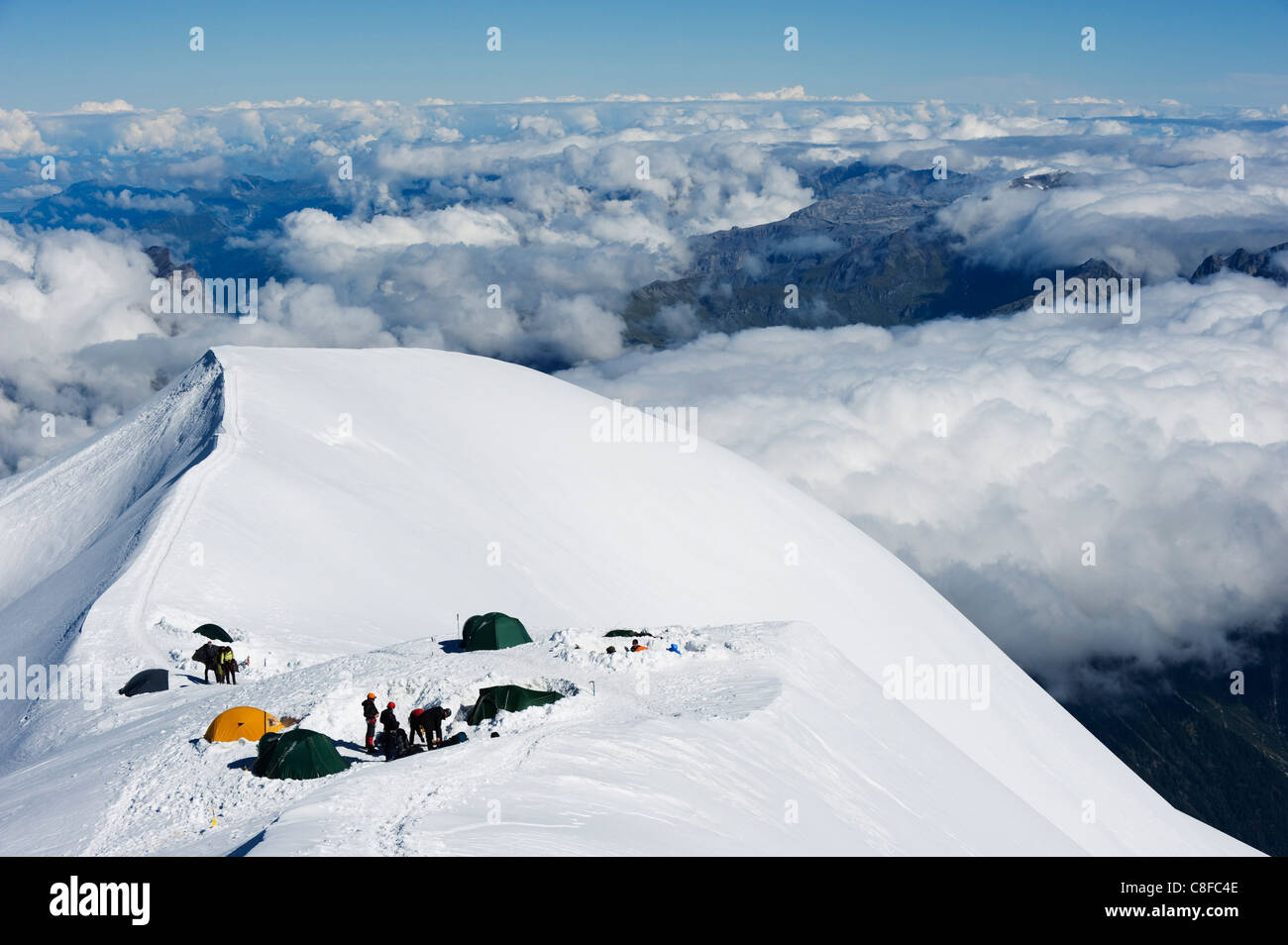 Camping auf 4000m über dem Tal von Chamonix, Mont-Blanc, Chamonix, Französische Alpen, Frankreich Stockfoto