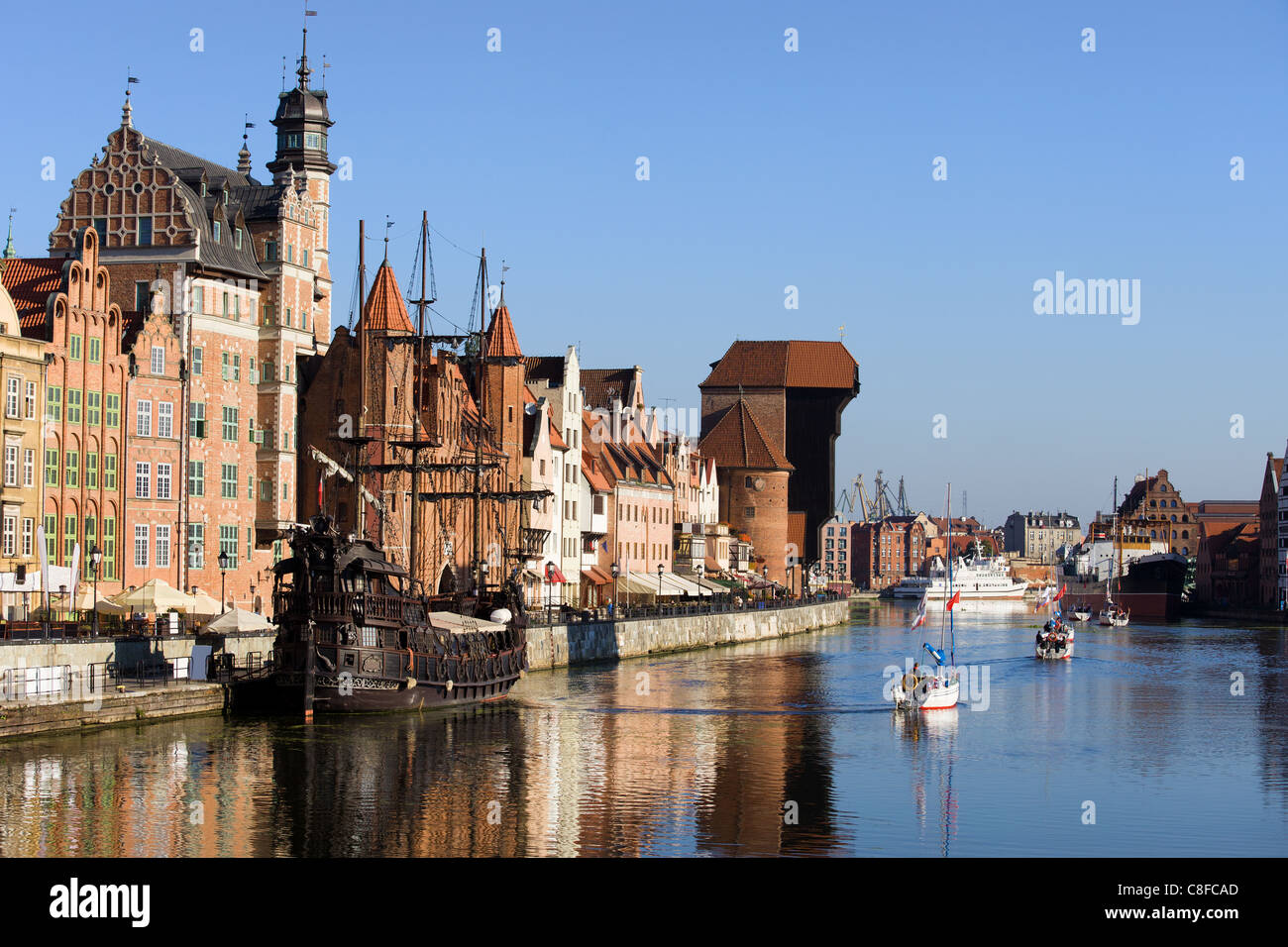 Altstadt Skyline in Danzig Stadt in Polen mit motlava River und der Kran auf dem Fern Stockfoto