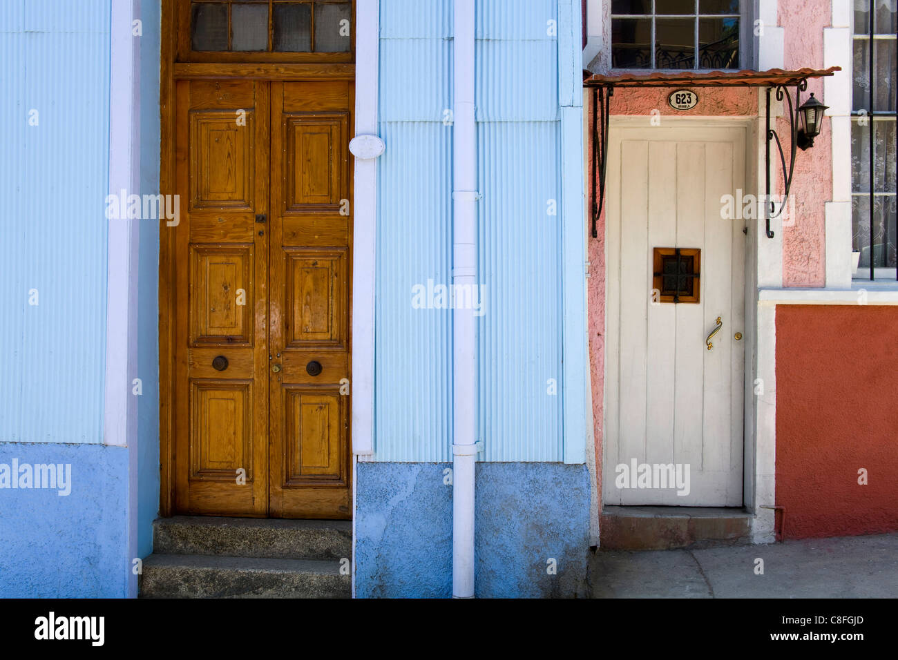 Türen in Cerro Concepción, UNESCO-Weltkulturerbe Valparaiso, Chile Stockfoto
