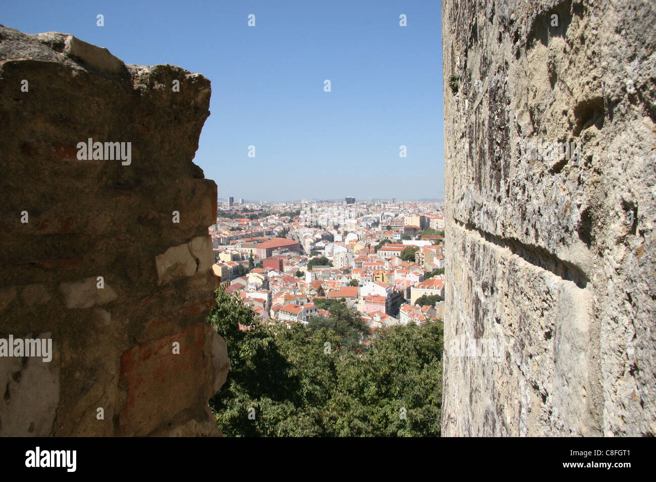 Portugal, Europa, Lissabon, Castelo Sao Jorge, Ansicht, Stadt, Burgmauer, Klippe, Dächer Stockfoto