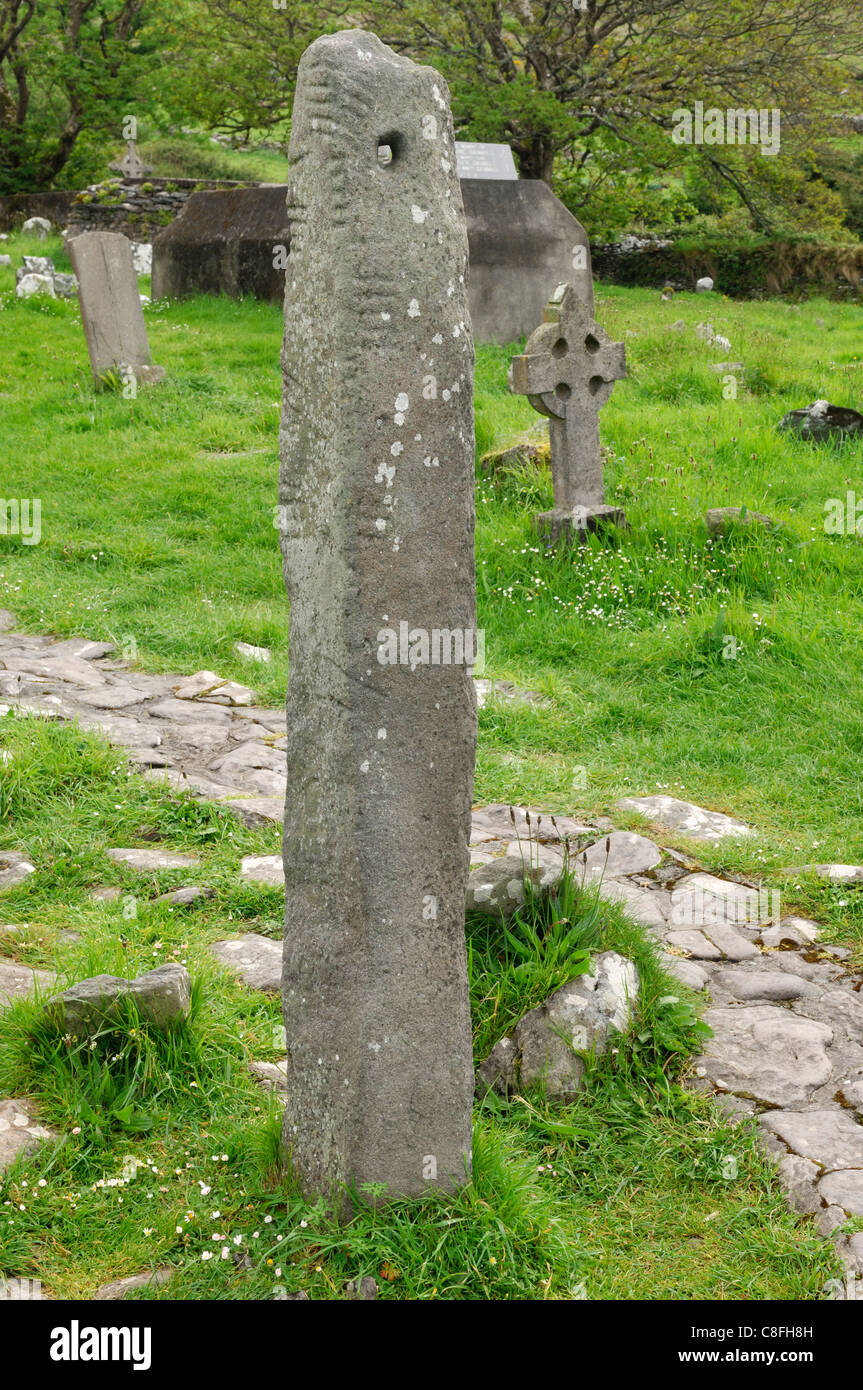 Ogham-Stein in der Kilmalkedar Kirche auf der Halbinsel Dingle, County Kerry, Irland Stockfoto
