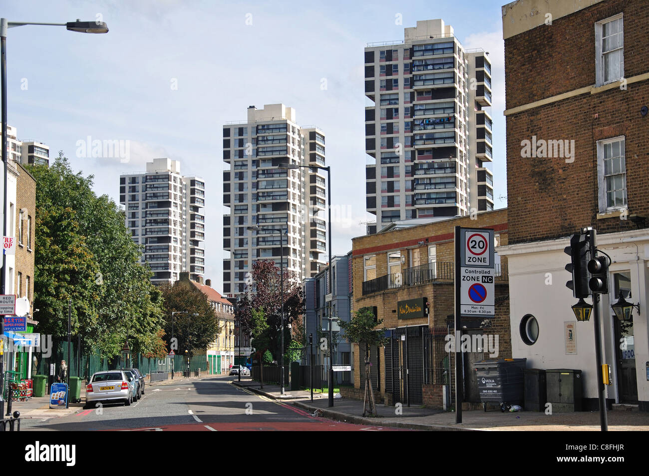 Hochhäuser auf Wyndham & Comber Immobilien, Councillor Street, Camberwell, Londoner Stadtteil Southwark, Greater London, England, Vereinigtes Königreich Stockfoto