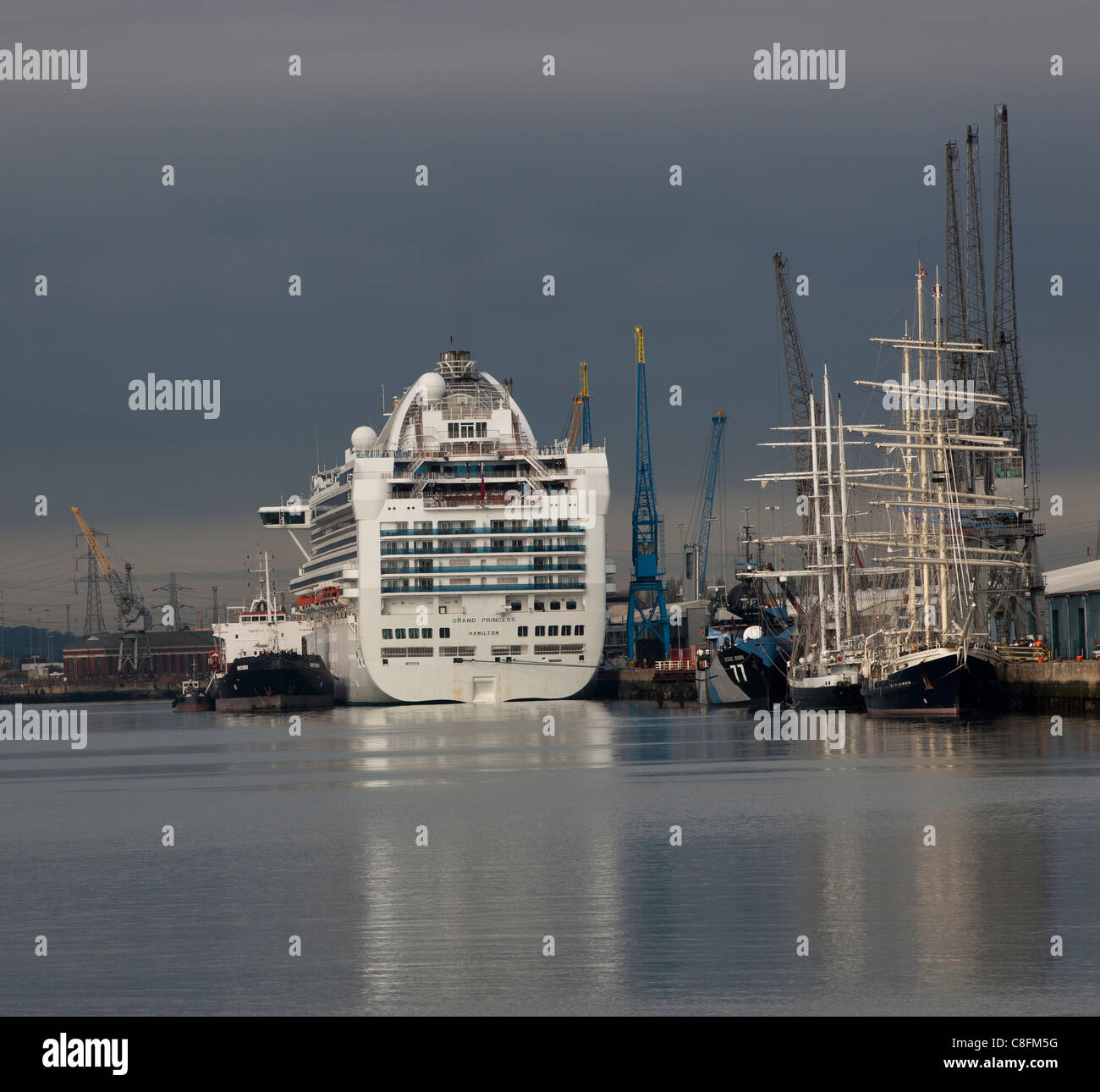 Großfürstin vertäut im Hafen von Southampton, Southampton, Hampshire, neuen Docks, Emgland, UK. Stockfoto