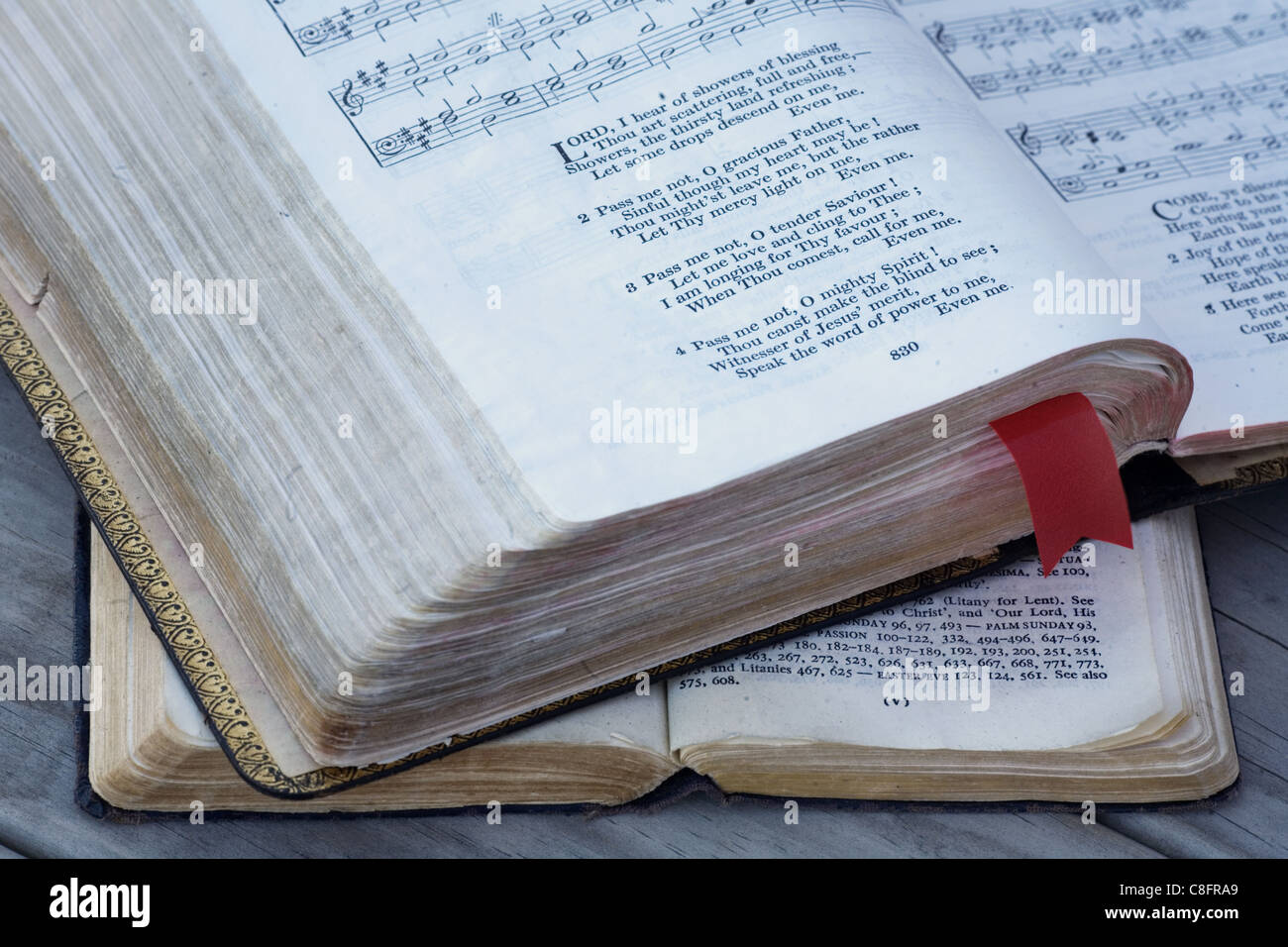Musiknote in Buch, New Zealand Stockfoto