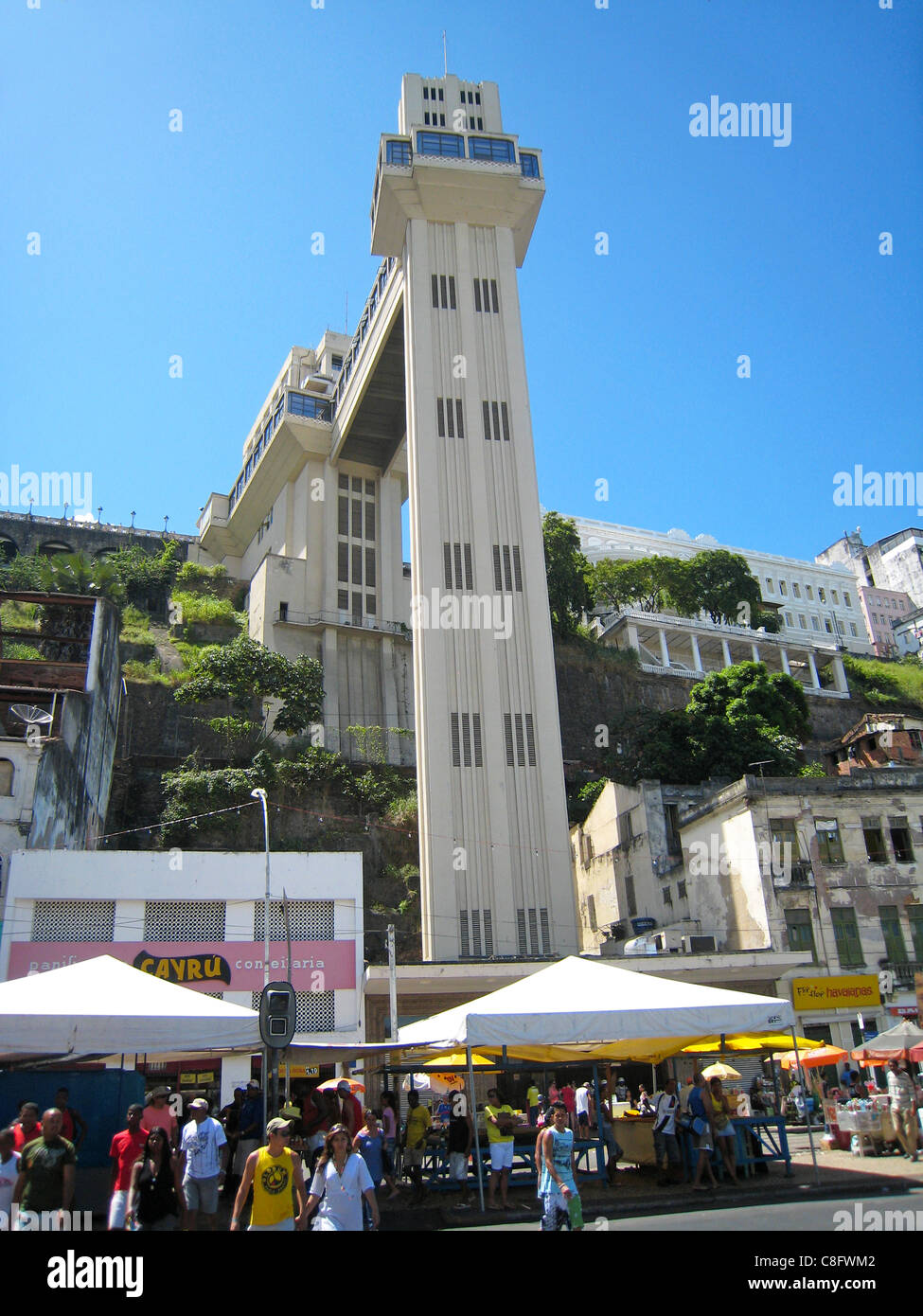 Lacarda Aufzug von Old Town Hill auf Meereshöhe. Salvador, Bahia, Brasilien Stockfoto