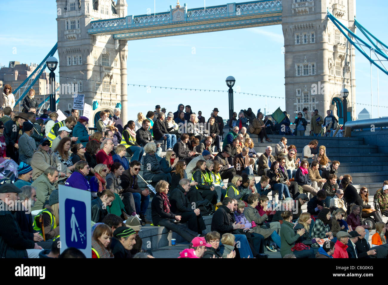 Härteste Hit Rallye London. Behinderte und Unterstützer versammeln sich aus Protest gegen die Kürzungen für die DLA. Stockfoto