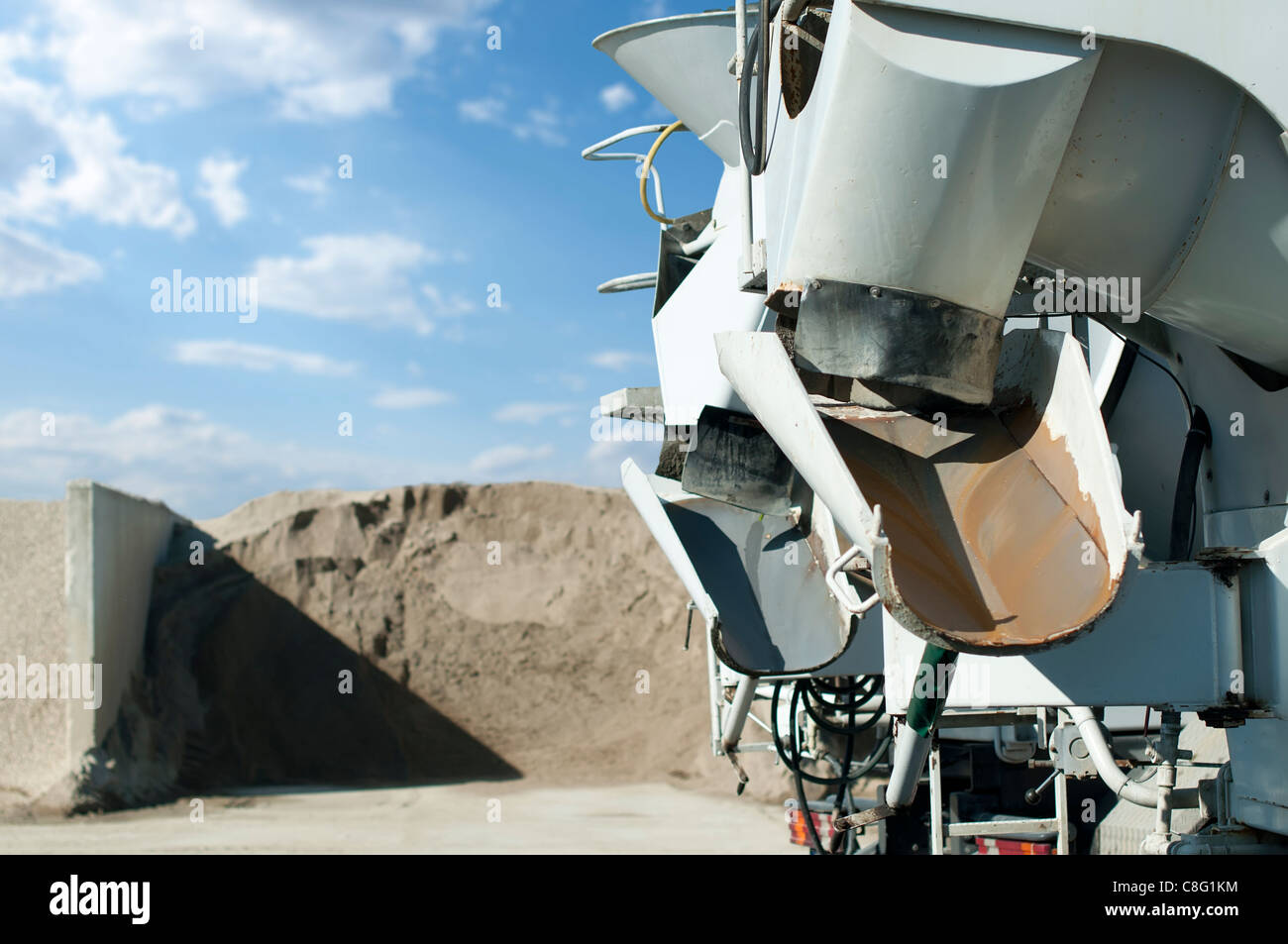 Sand und Zement-LKW Stockfoto