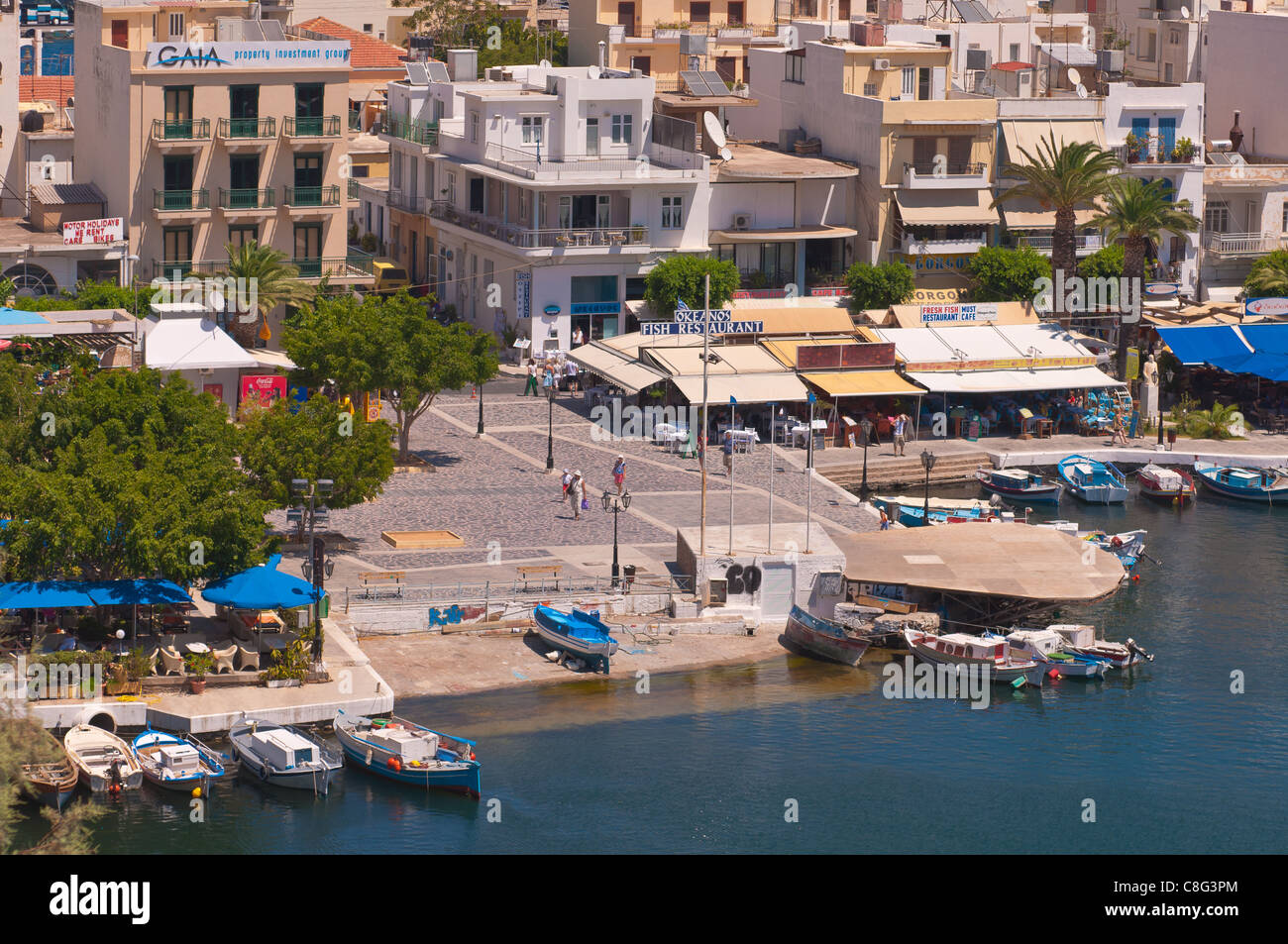 Fisch-Restaurants in der Nähe von Agios Nikolaos See Überlieferung Stockfoto