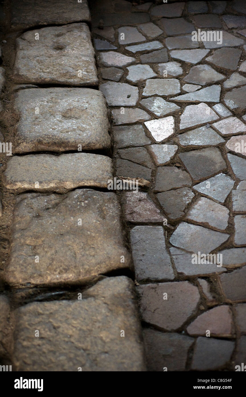 Gasse, Ziegel, Kopfsteinpflaster, Tschechische, dunkel, abnehmende, schmutzig, Bezirk, Europe, beleuchtete, geheimnisvoll, Geheimnis, Nacht, niemand, Stockfoto