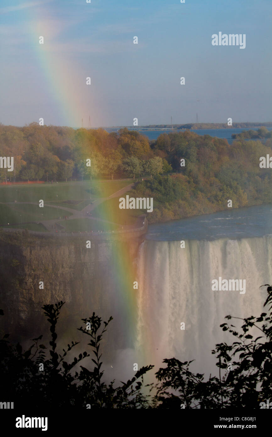 Niagarafälle-Regenbogen Stockfoto
