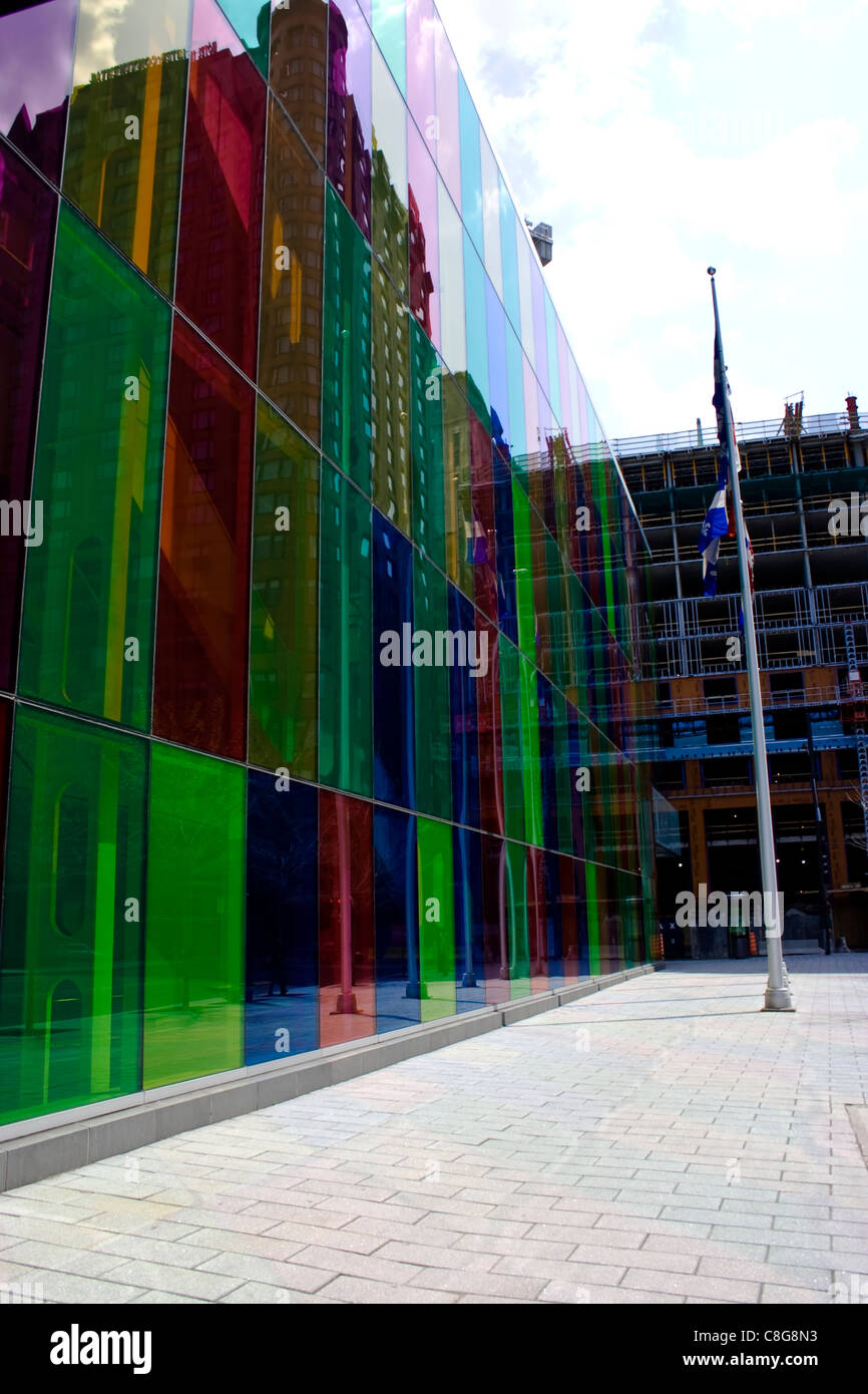 Montreal in der Innenstadt. Farbige Glas-Gebäude. Stockfoto